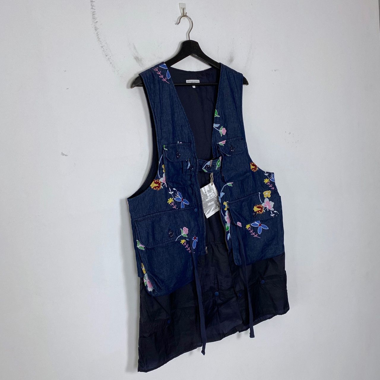 Engineered Garments ENGINEERED GARMENTS INDIGO DENIM FLORAL EMBROIDERY GAME VEST Size US L / EU 52-54 / 3 - 3 Thumbnail