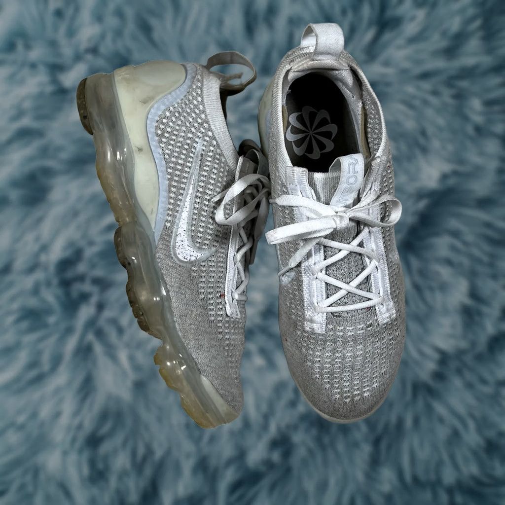Nike Nike VaporMax 2021 Flyknit Sneakers Athletic Women Unisex Adults Sz 7.5 6 Shoes Gray Nike Air VaporMax 2021 Flyknit Pure Platinum Women's/Men's Shoes Size US 6 / IT 36 - 1 Thumbnail