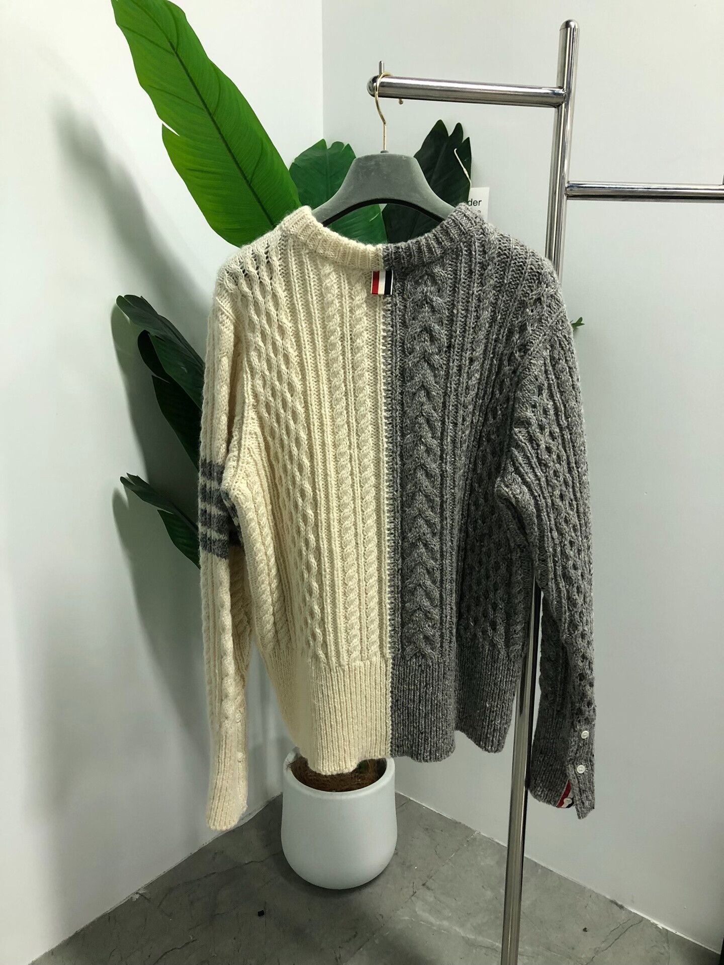 Thom Browne Thom Browne Striped Knit Sweater for Men. Size US L / EU 52-54 / 3 - 2 Thumbnail