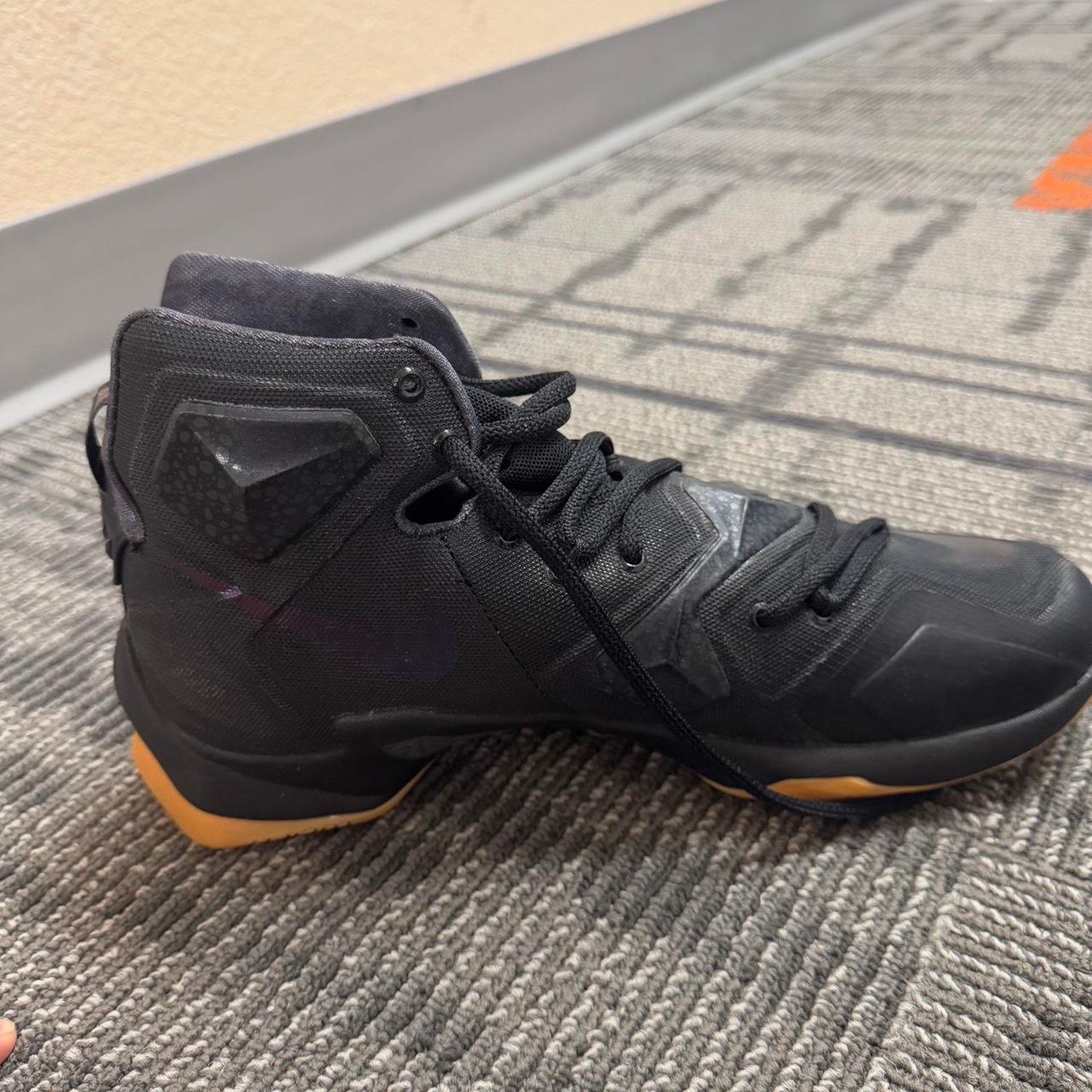 Nike Nike lebron 13 black Size US 9 / EU 42 - 3 Thumbnail