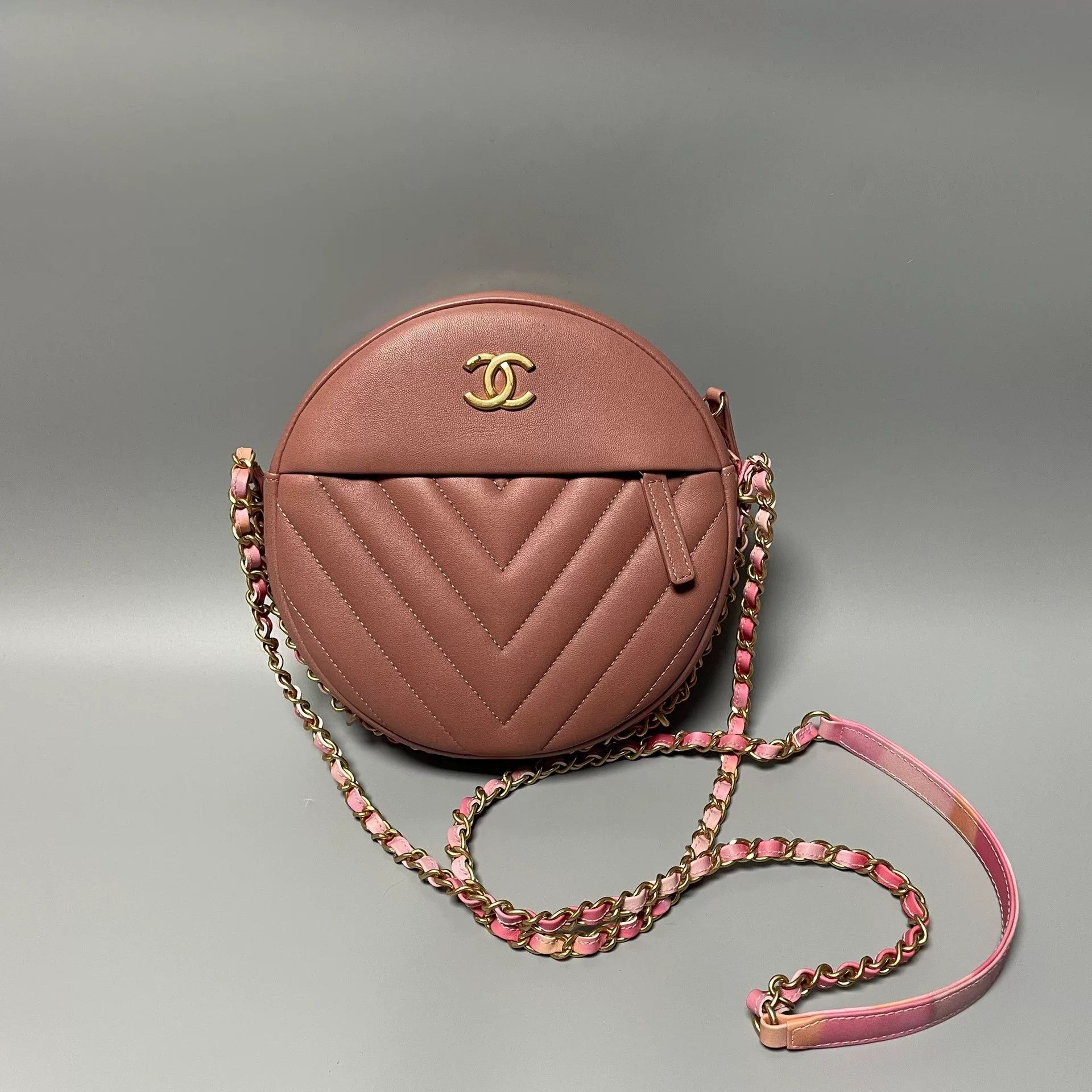 Chanel Pre-loved Bag Very good condition Size ONE SIZE - 1 Thumbnail