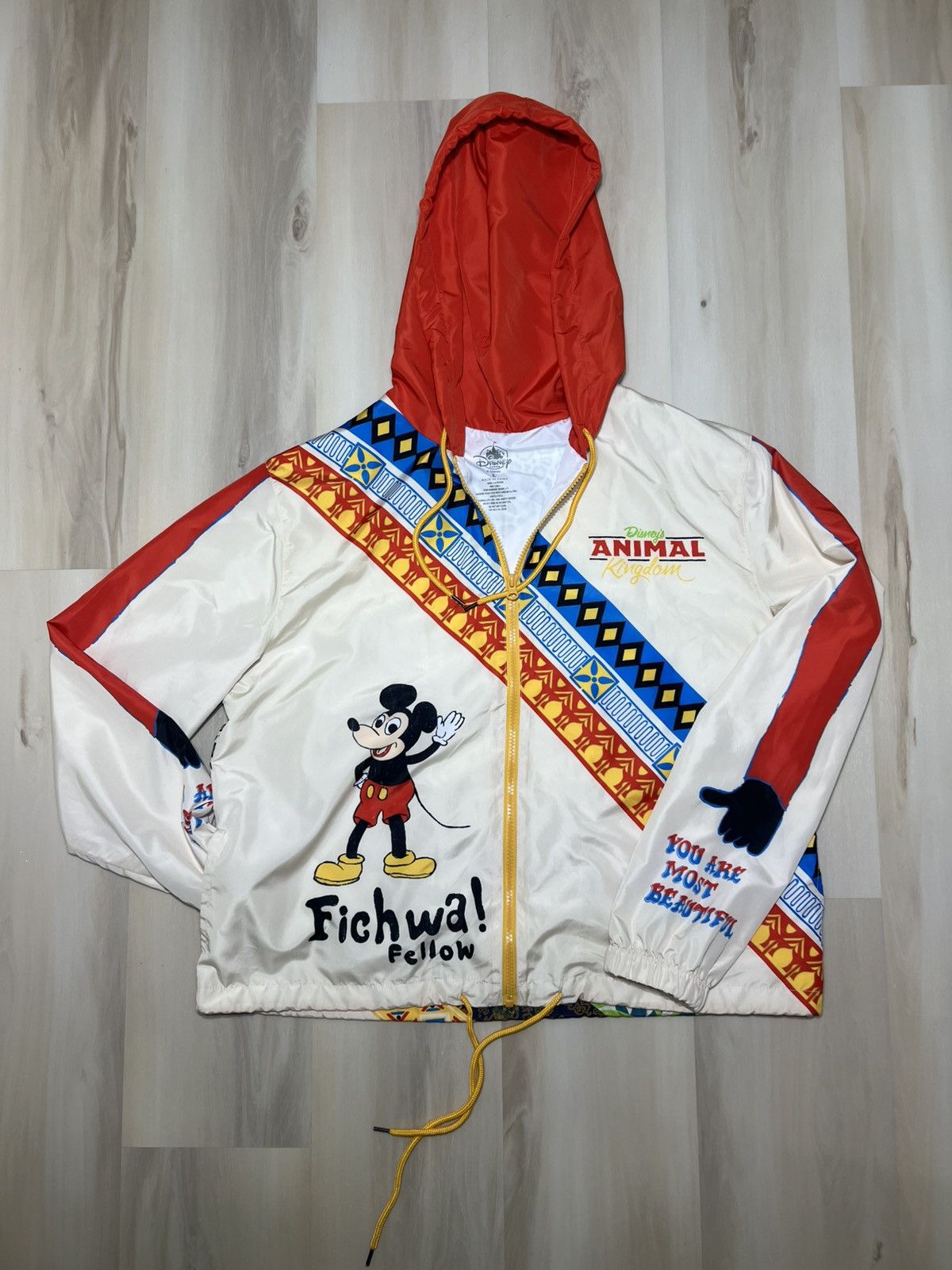 2019 Disney Parks Animal Kingdom Ficha Fellow Windbreaker