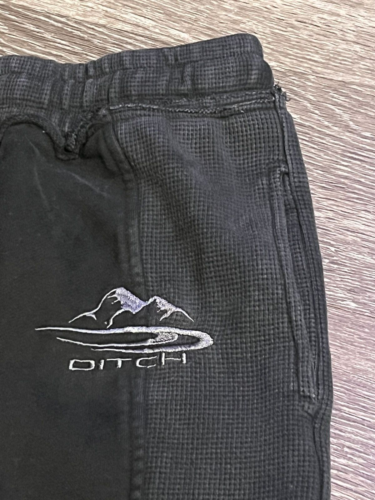 Other Ditch Summit Sweats Size US 31 - 2 Thumbnail