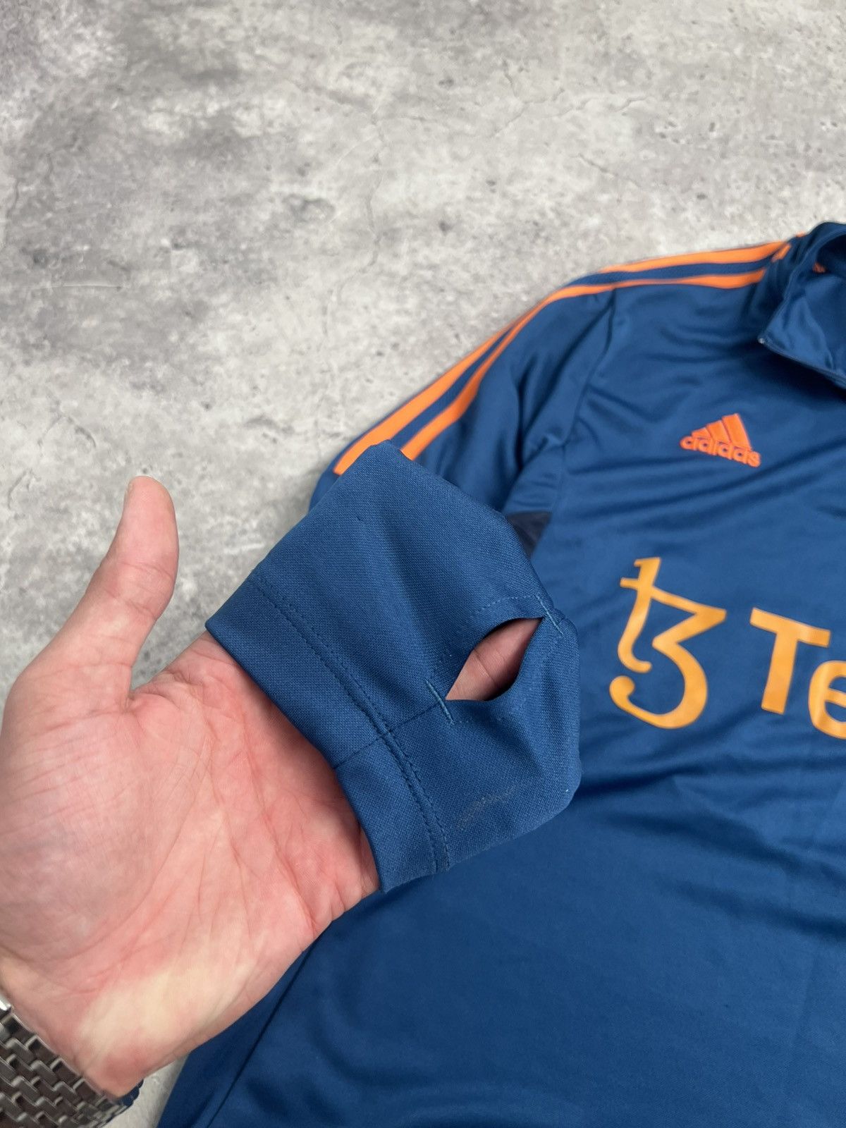 Adidas MANCHESTER UNITED 2023/2024 TRAINING TOP 1/4 ZIP ADIDAS Size US L / EU 52-54 / 3 - 6 Thumbnail