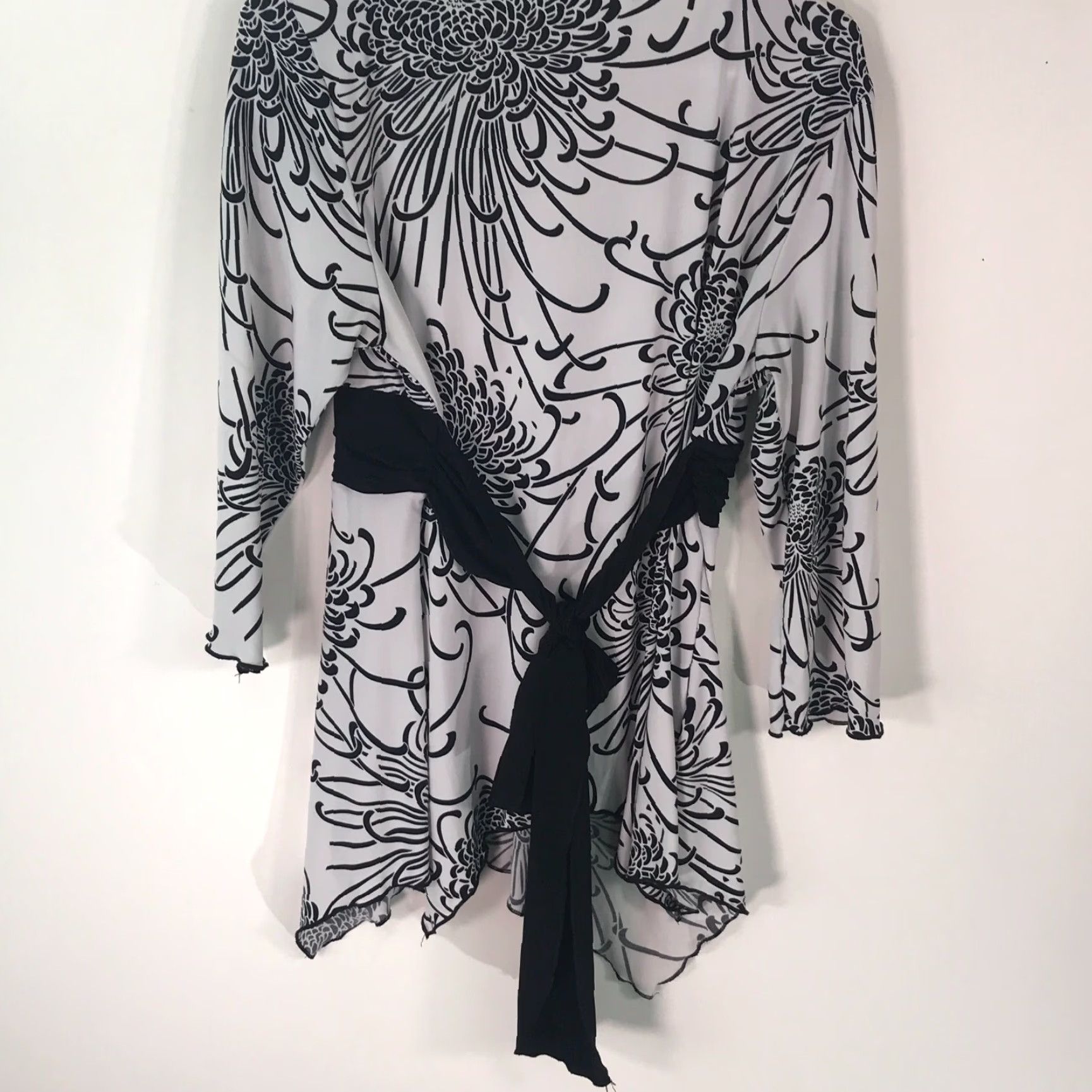 Vintage GTB Blouse Tunic Floral White Wrap Wrap Blouse Long Sleeves Tie V-Neck Size M Womens Vintage No Size M / US 6-8 / IT 42-44 - 2 Thumbnail