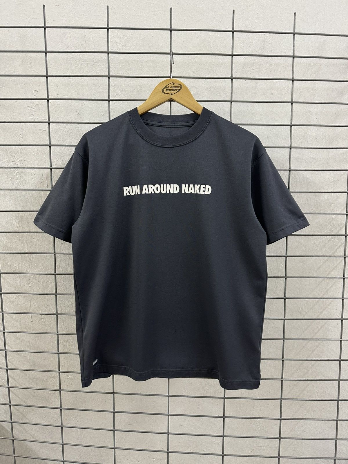 Nike Rare Vintage Nike Air Run Around Naked Kinda Dri Fit Jersey Size US L / EU 52-54 / 3 - 1 Thumbnail