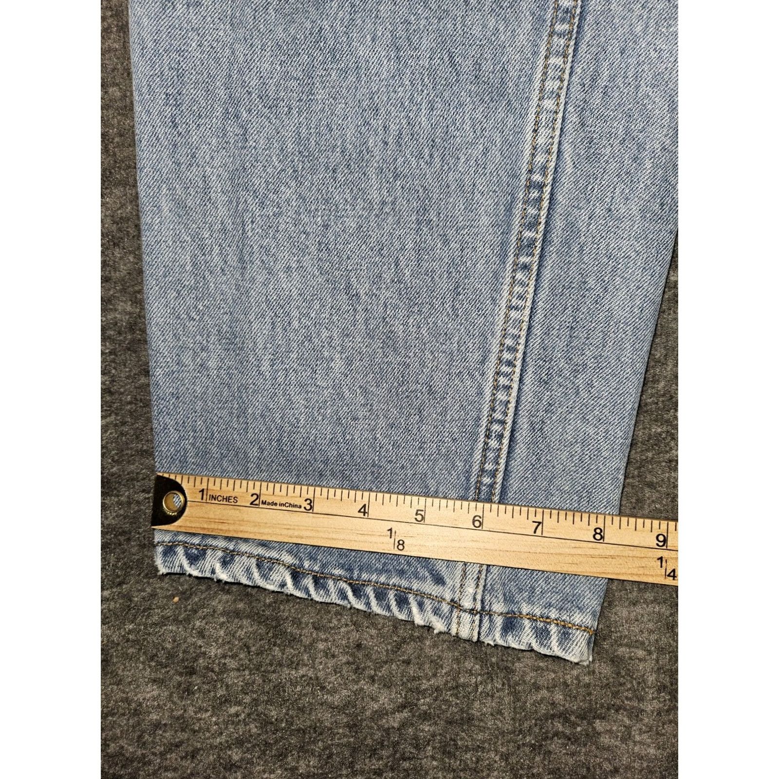Levi's VINTAGE Levi's 550 Jeans Men 38x34 Relaxed Straight 90s Grunge Blue Denim Distressed Womens? Size US 38 / EU 54 - 7 Thumbnail