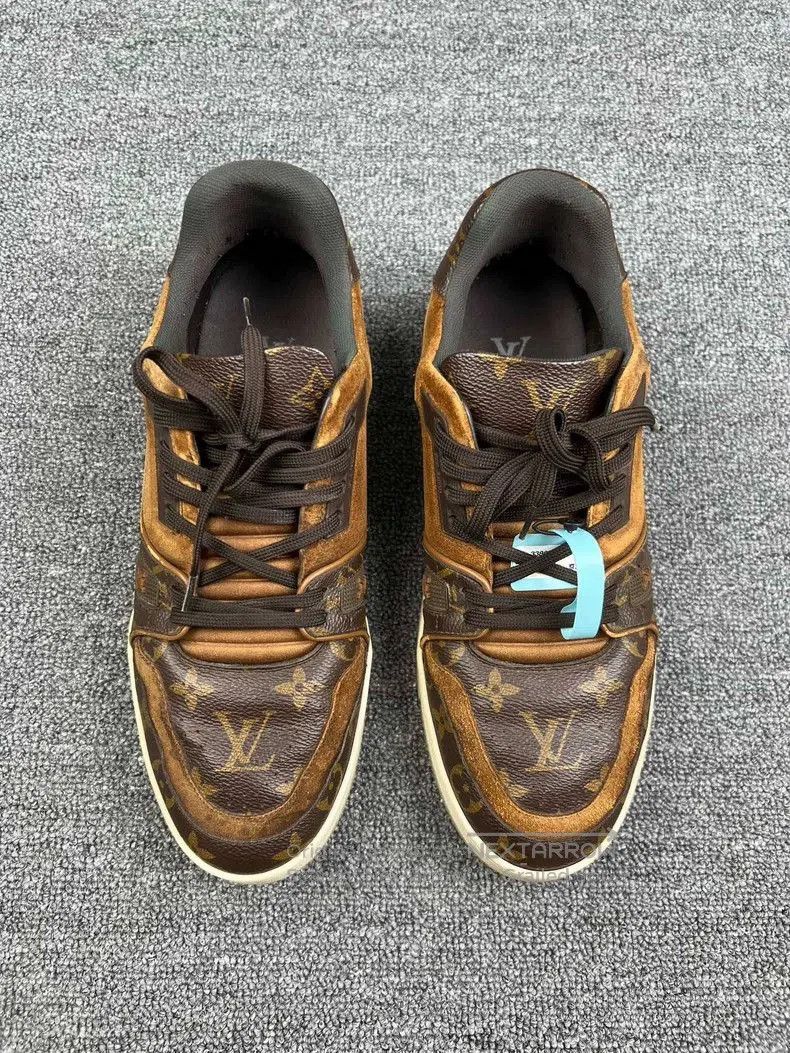 Louis Vuitton Louis Vuitton Monogram Trainer Sneakers. Size US 7.5 / EU 40-41 - 3 Thumbnail