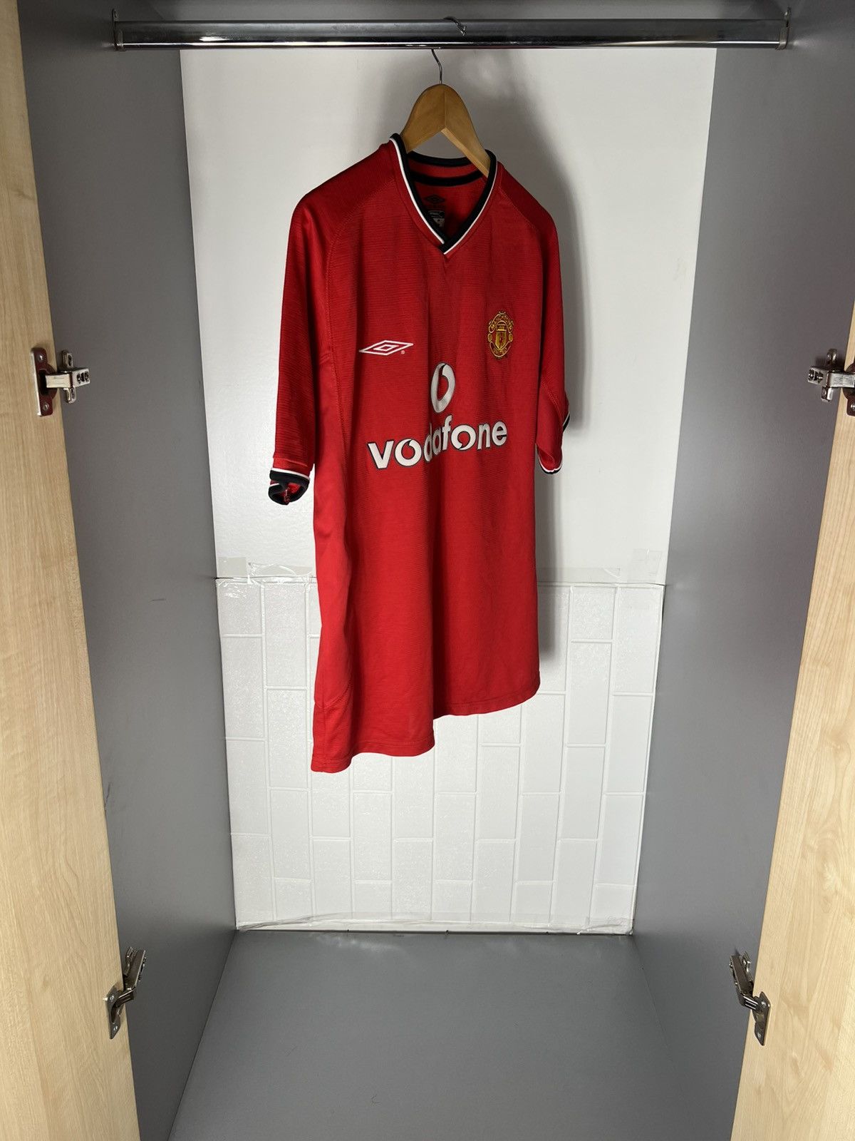 Umbro VINTAGE UMBRO FC MANCHESTER UNITED ENGLAND SOCCER JERSEY 90s Size US L / EU 52-54 / 3 - 5 Thumbnail