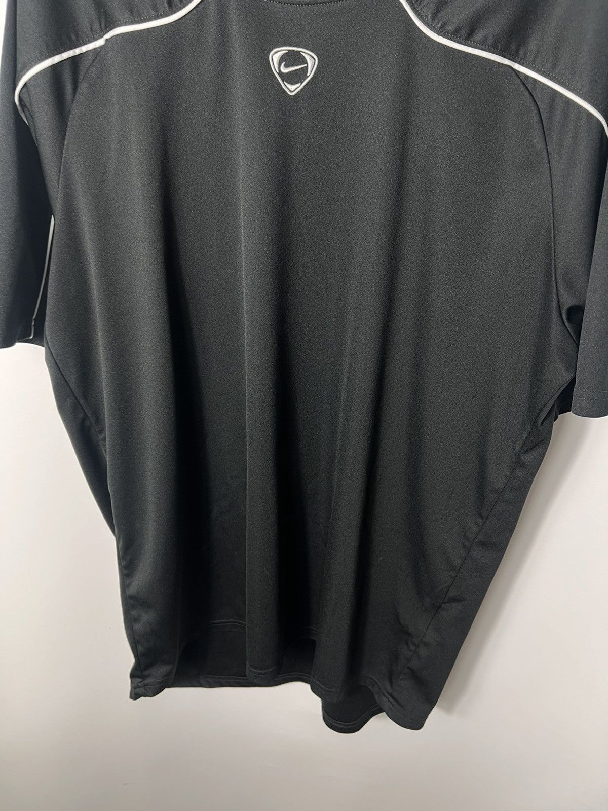 Nike Vintage streetwear y2k sk8 Nike 00s Centre Logo T-shirt Size US L / EU 52-54 / 3 - 3 Thumbnail