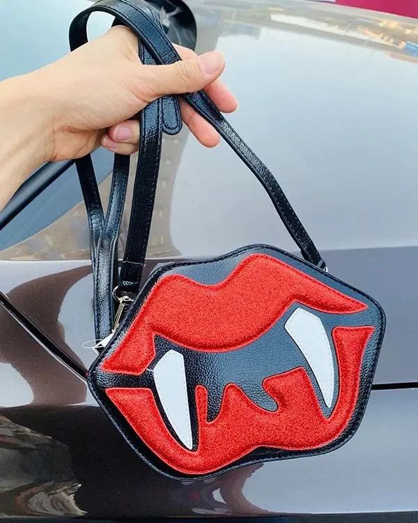 VIBE Gothic Devil's Teeth Crossbody Bag Size ONE SIZE - 4 Thumbnail