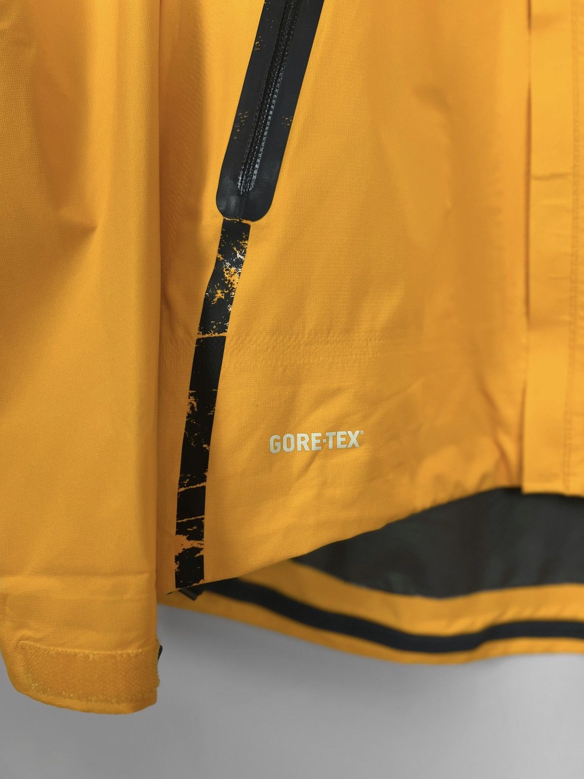 Nike ACG Nike ACG Vintage Gore Tex Jacket Yellow Size US M / EU 48-50 / 2 - 4 Thumbnail