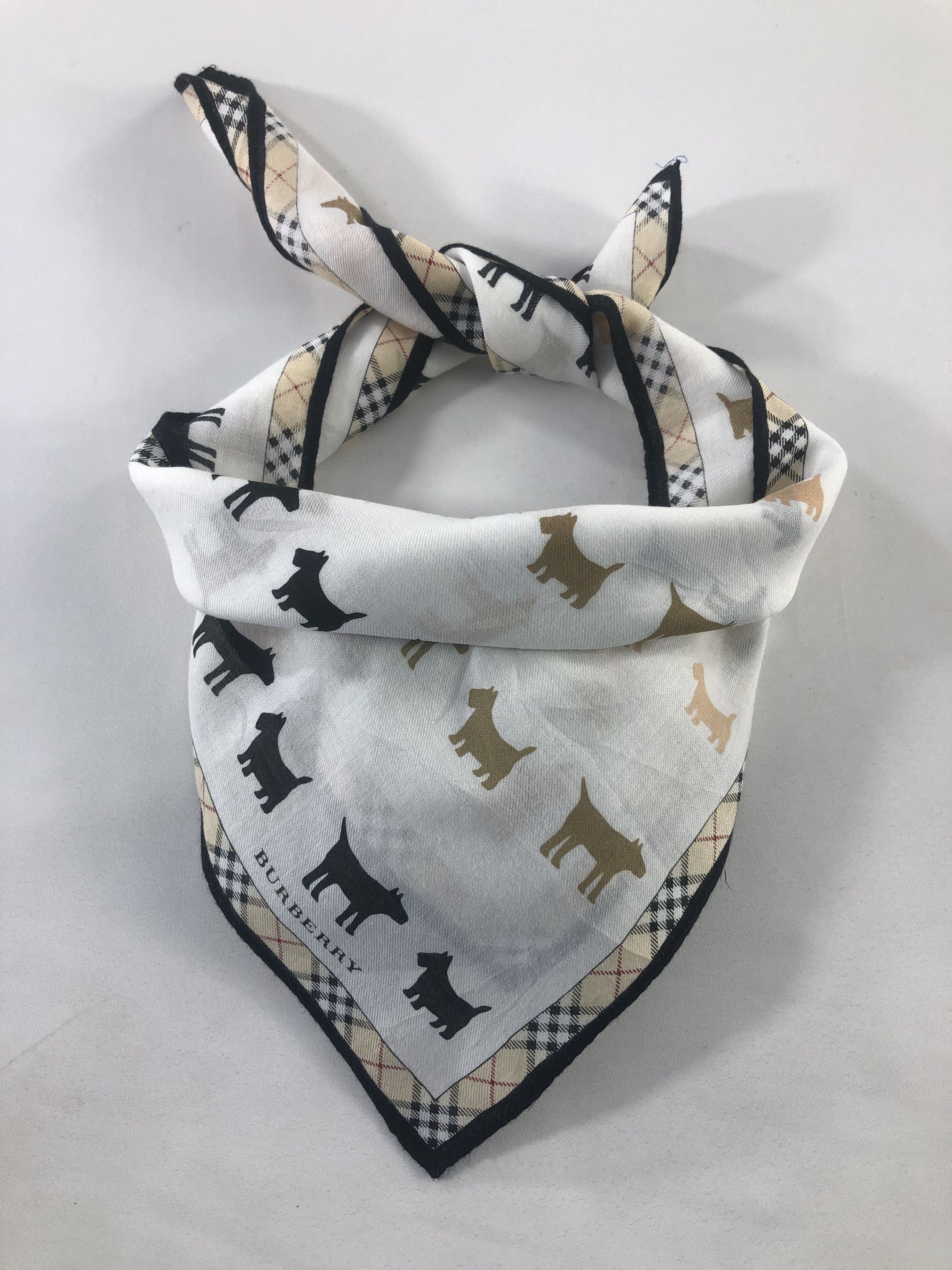 Burberry Burberry Handkerchief / Bandana / Neckerchief Size ONE SIZE - 1 Thumbnail