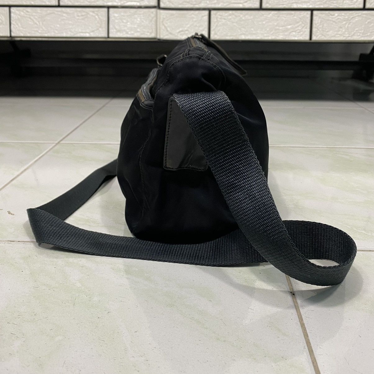Prada 🔥VINTAGE SLING BAG PRADA MILANO Size ONE SIZE - 5 Thumbnail