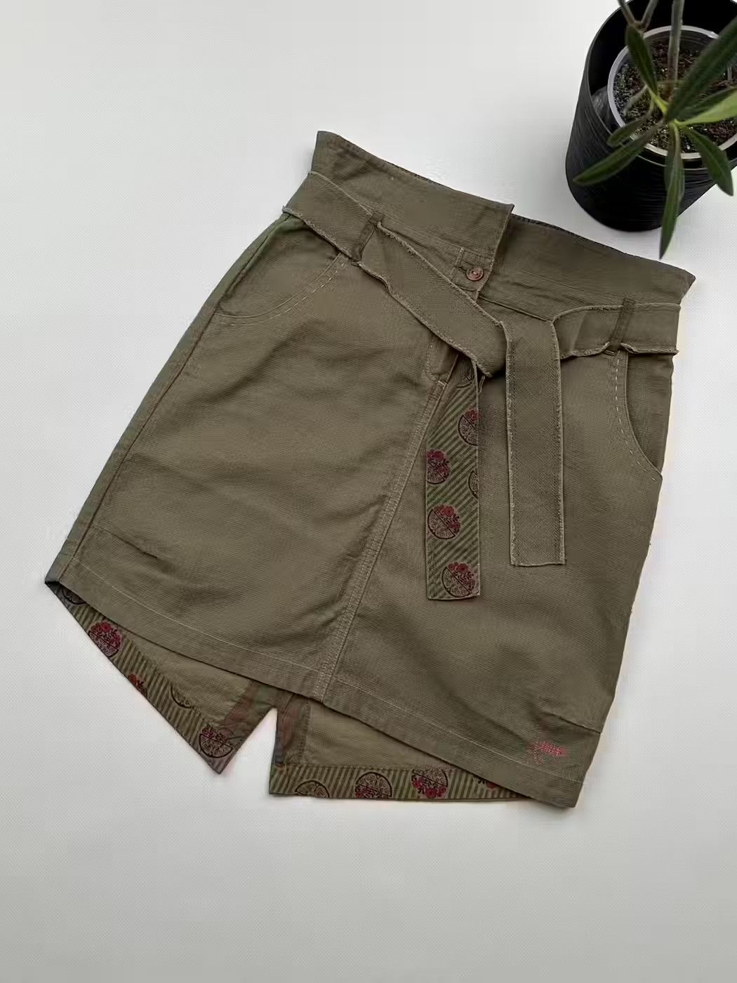 Kenzo Kenzo Vintage Belt Skirt (80) Size 27" / US 4 / IT 40 - 1 Thumbnail