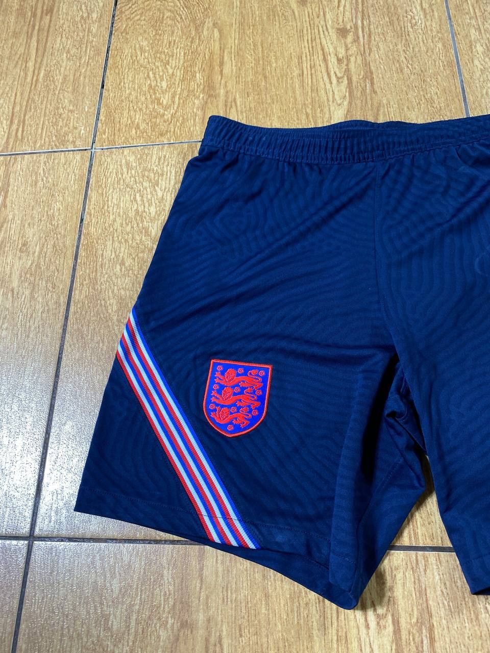 Nike × Vintage Vintage Nike Mens Shorts Size US 34 / EU 50 - 7 Thumbnail