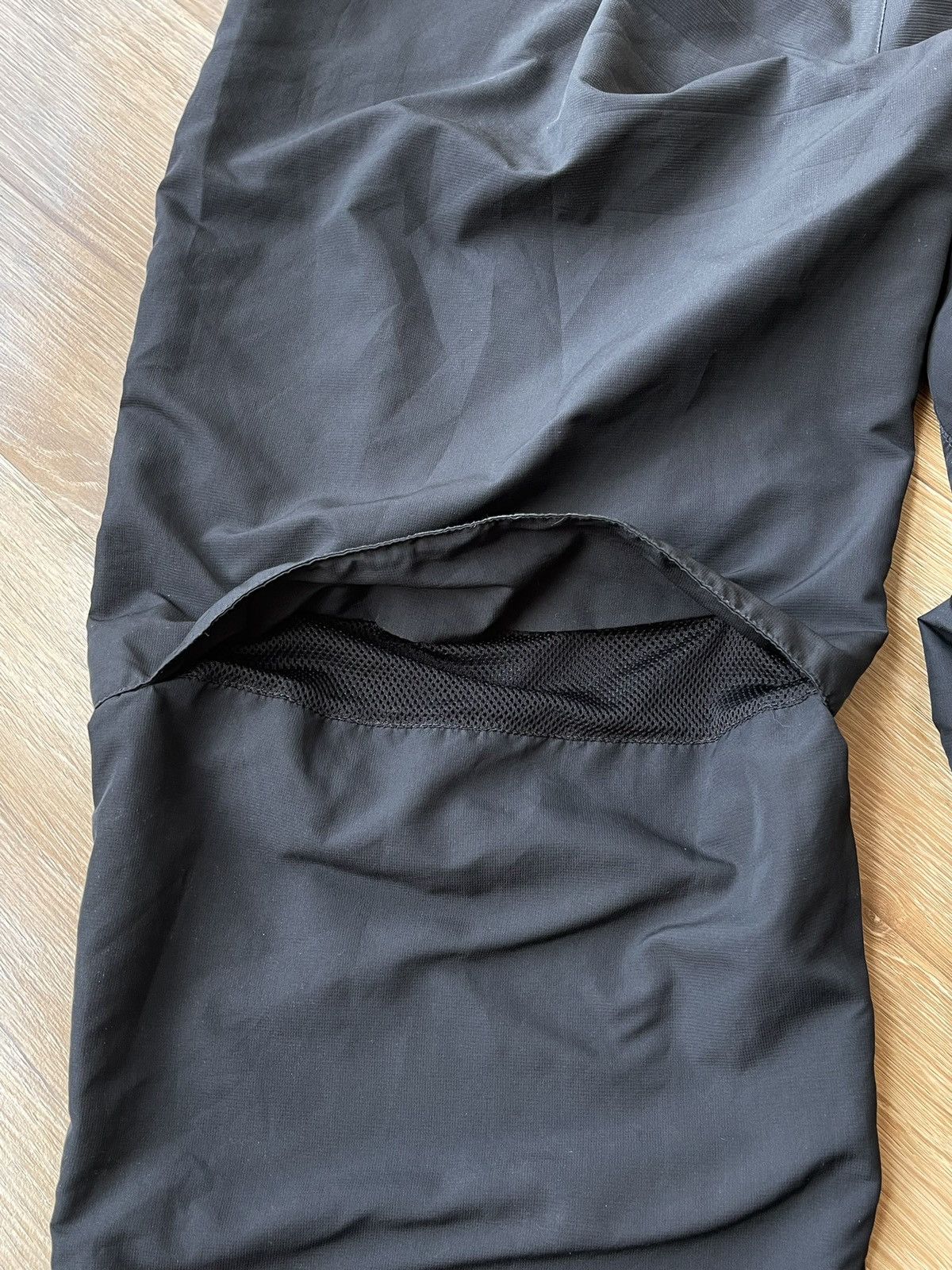Nike Vintage Nike Swoosh Baggy Parachute Track Pants Size L Size US 34 / EU 50 - 19 Thumbnail
