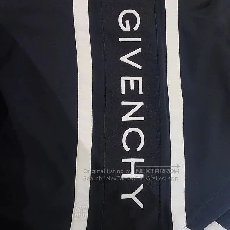 Givenchy Givenchy Black Logo Sweatshirt . Size US L / EU 52-54 / 3 - 4 Thumbnail