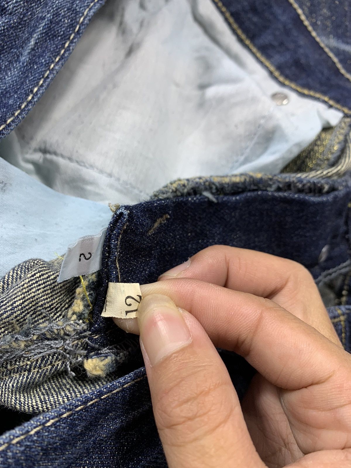 BUFFALO BOBS Sick Flared Buffalo Hybrid Distresses Denim jeans Size US 32 / EU 48 - 9 Thumbnail