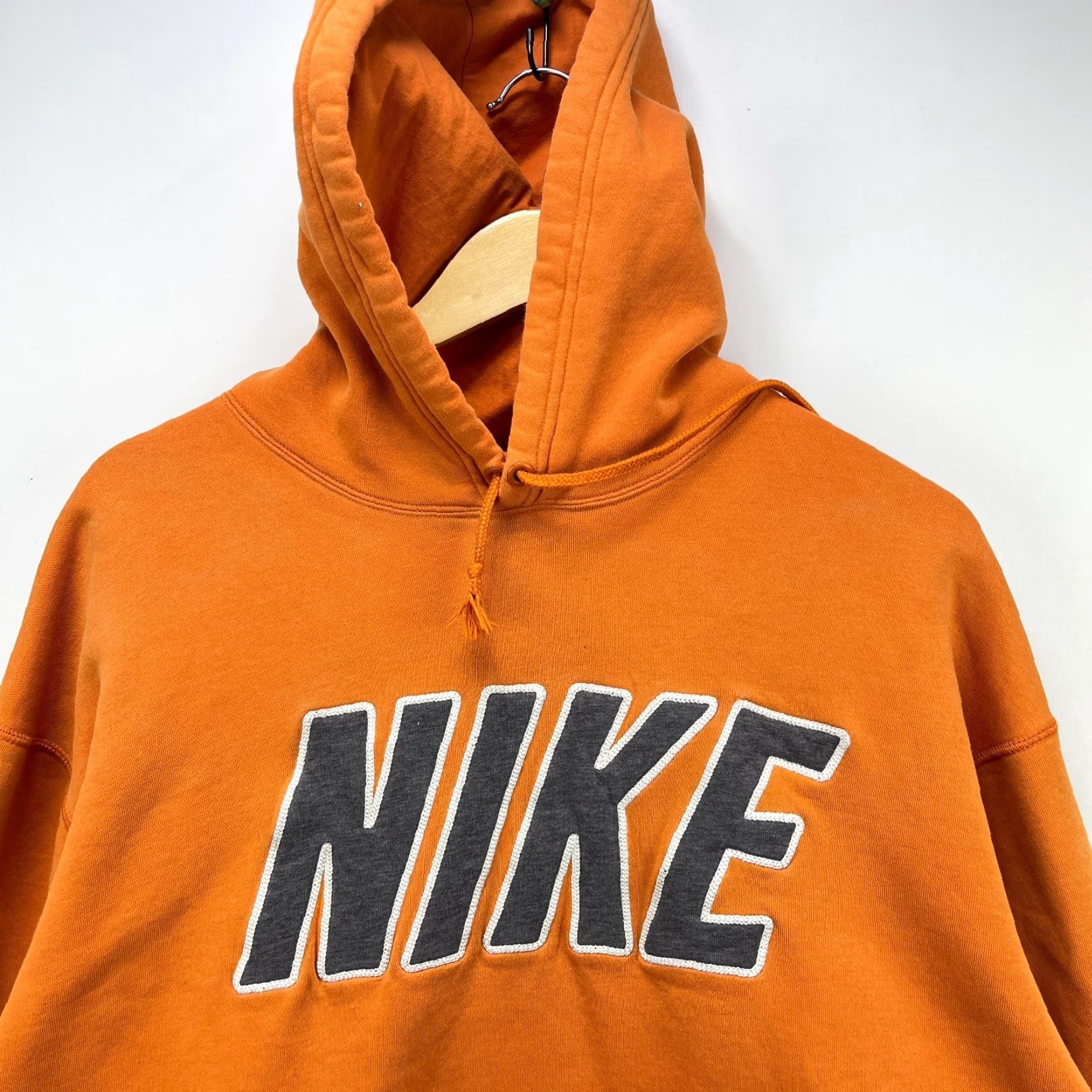 Nike VINTAGE Nike Embroidered Logo Hoodie 2XL Men Orange Size US XXL / EU 58 / 5 - 2 Thumbnail