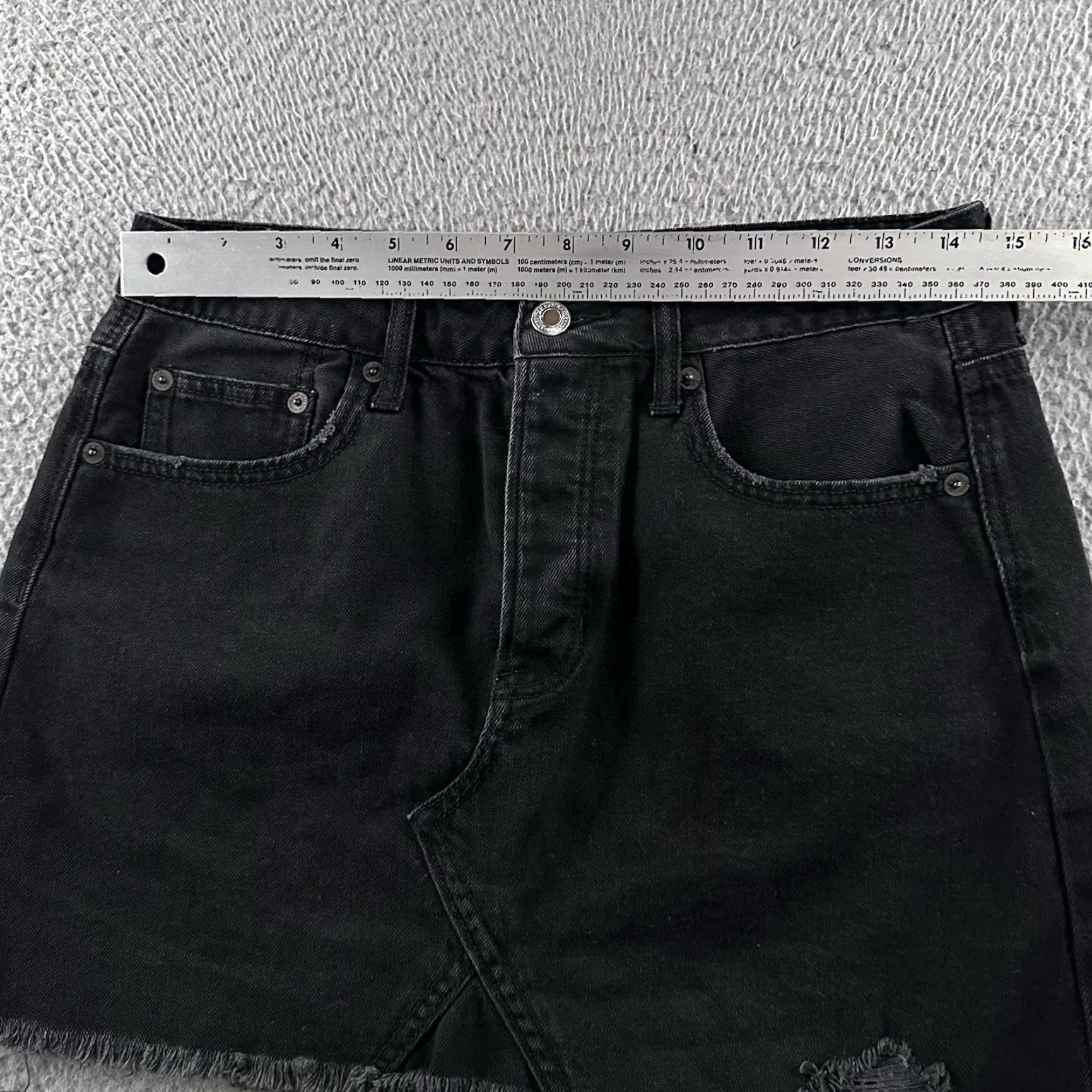 American Eagle Outfitters American Eagle Skirt Black Size 6 Mini Denim Stretch Cotton Blend Womens Size 28" / US 6 / IT 42 - 6 Thumbnail