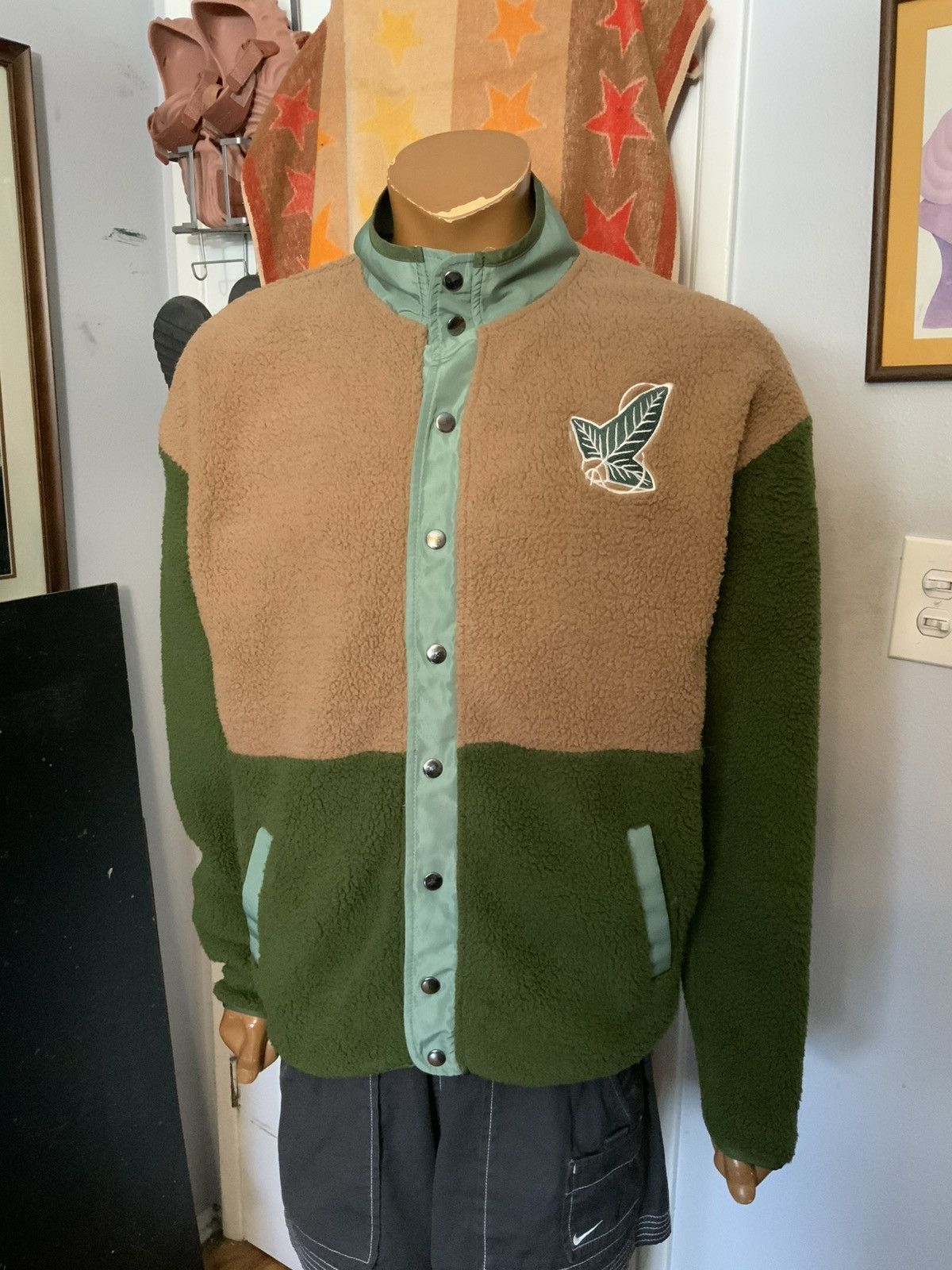 Other Lord Of The Rings BoxLunch Exclusive Sherpa Fleece Jacket Size US M / EU 48-50 / 2 - 10 Thumbnail