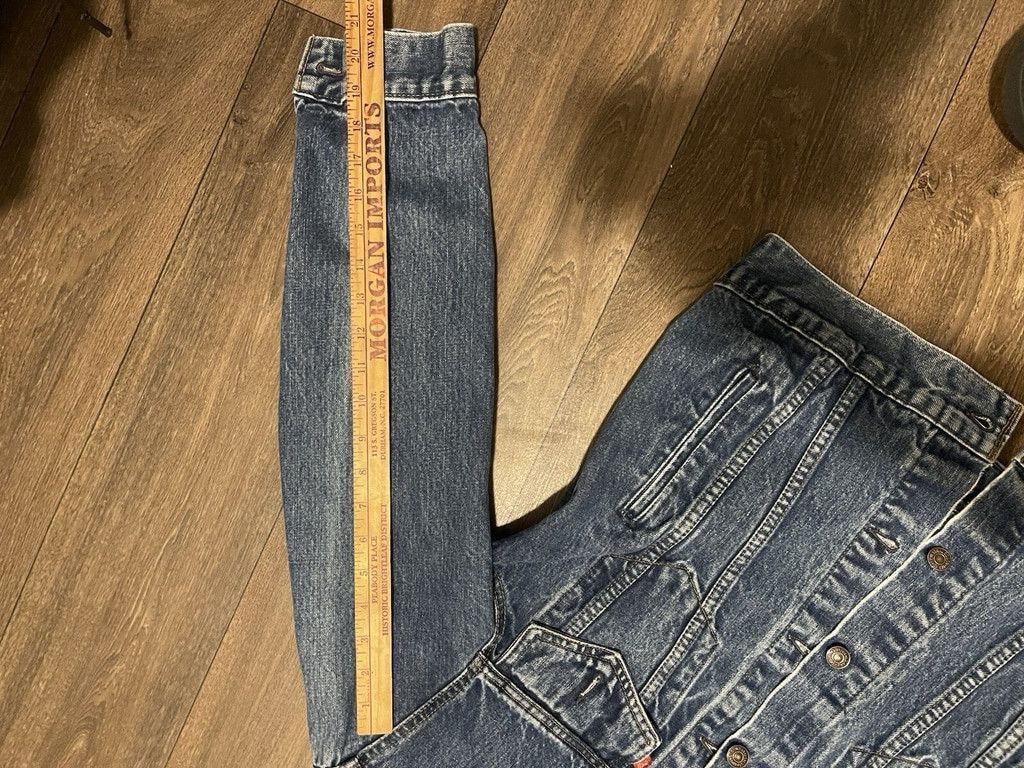 Levi's Levi’s vtg Denim Jacket (fits A Women’s Small) Size S / US 4 / IT 40 - 6 Thumbnail