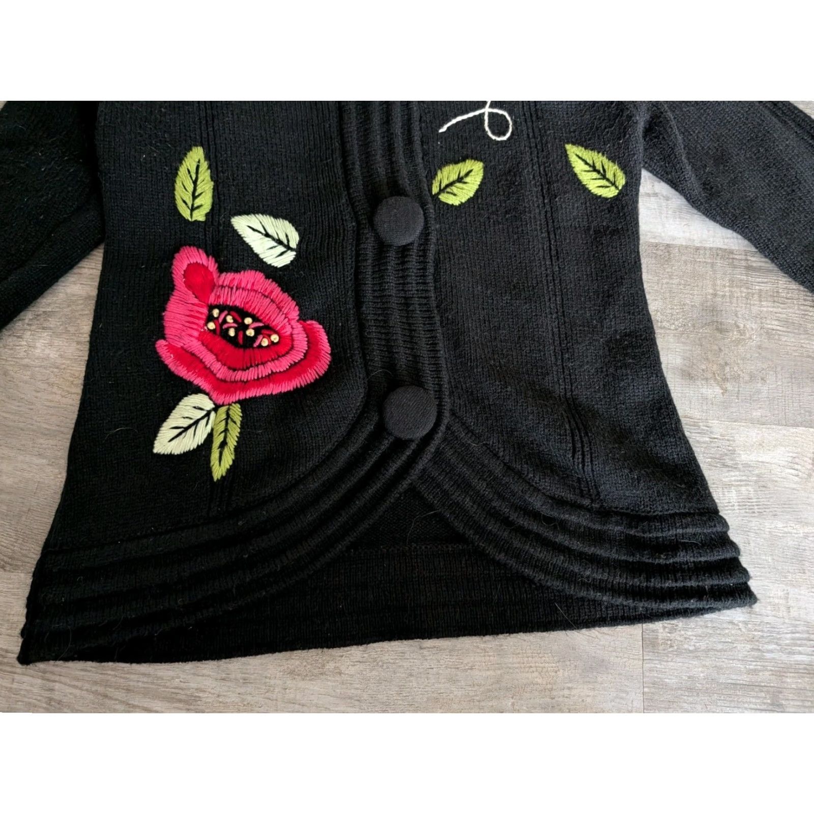 Vintage Through The Country Door Women's Cardigan Sweater Black Embroidered Floral Pillow Collar Size M Casual Size M / US 6-8 / IT 42-44 - 2 Thumbnail