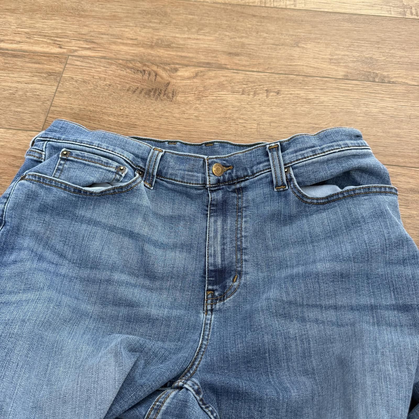 L.L. Bean L.L. Bean Beanflex Classic Fit Light Denim Jeans 36x28 Size US 36 / EU 52 - 5 Thumbnail