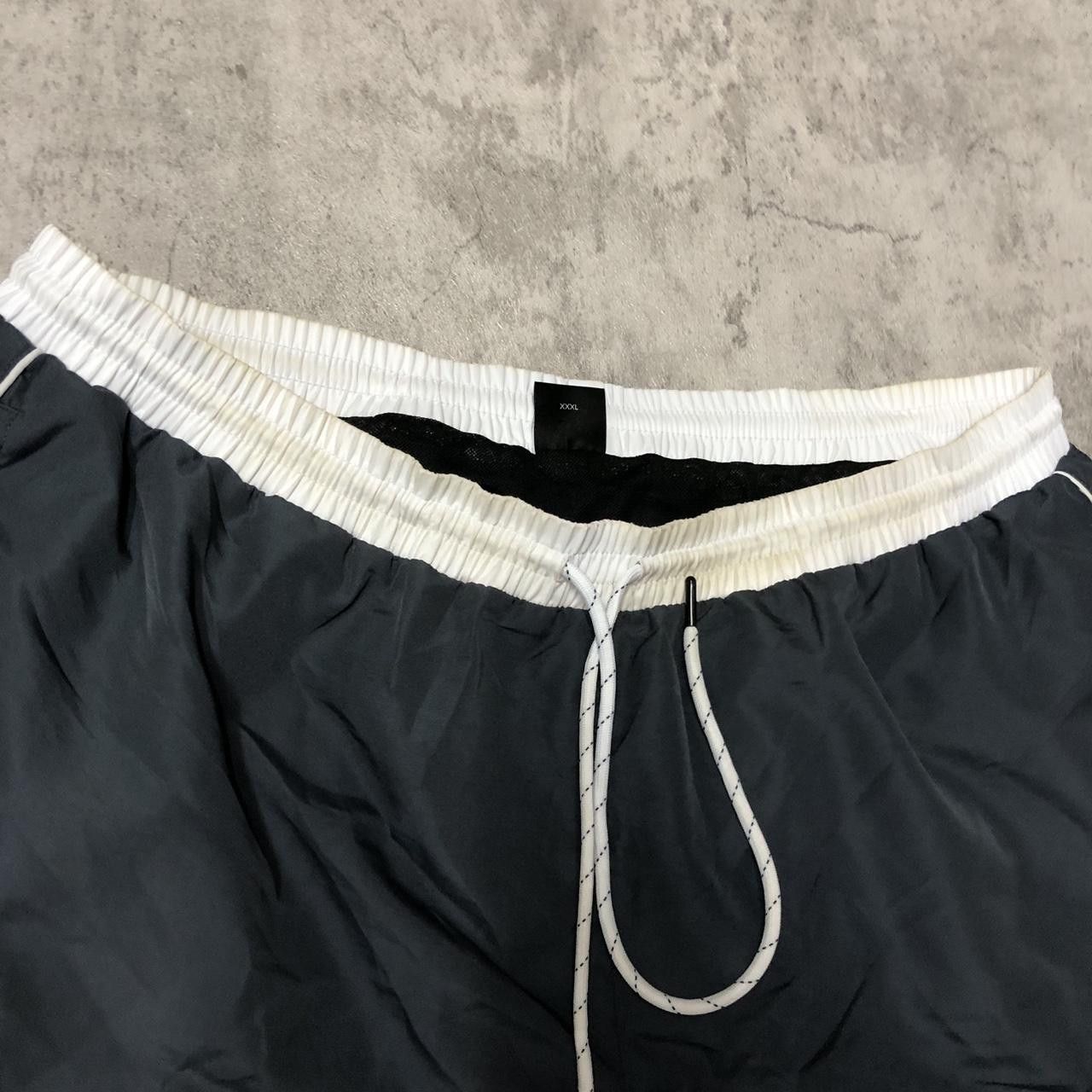 Hugo Boss Hugo boss swimwear vacation beach water Size US 40 / EU 56 - 2 Thumbnail
