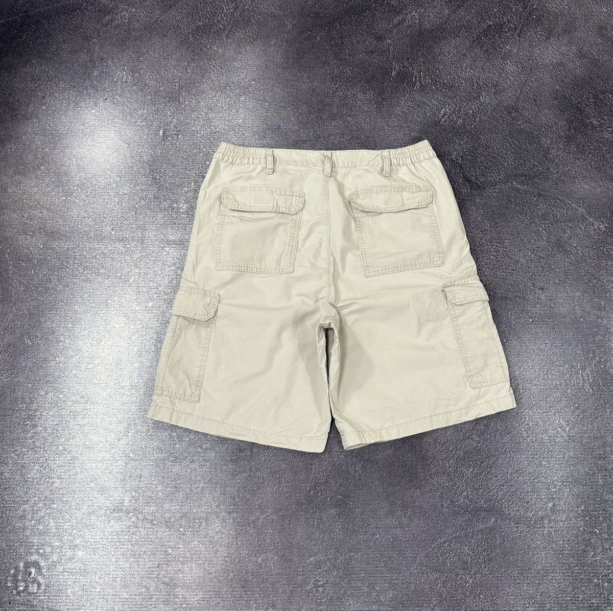 Vintage Vintage Wrangler Y2K Beige Military Hype Cargo Shorts Size US 32 / EU 48 - 2 Thumbnail