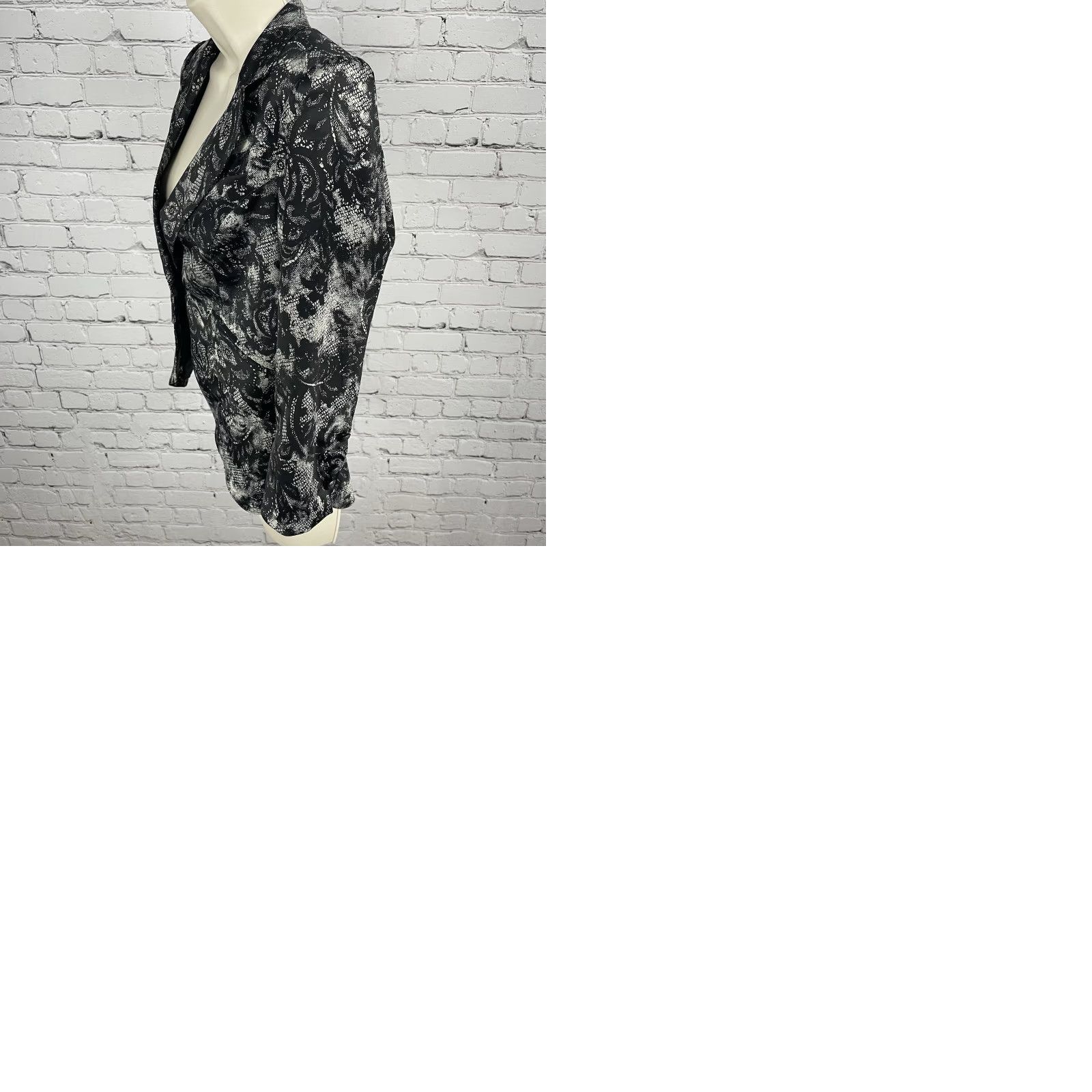 Vintage VINTAGE Bellatrix Black Lace Printed Lightweight Stretch Blazer Jacket Small S Button Size S / US 4 / IT 40 - 10 Thumbnail