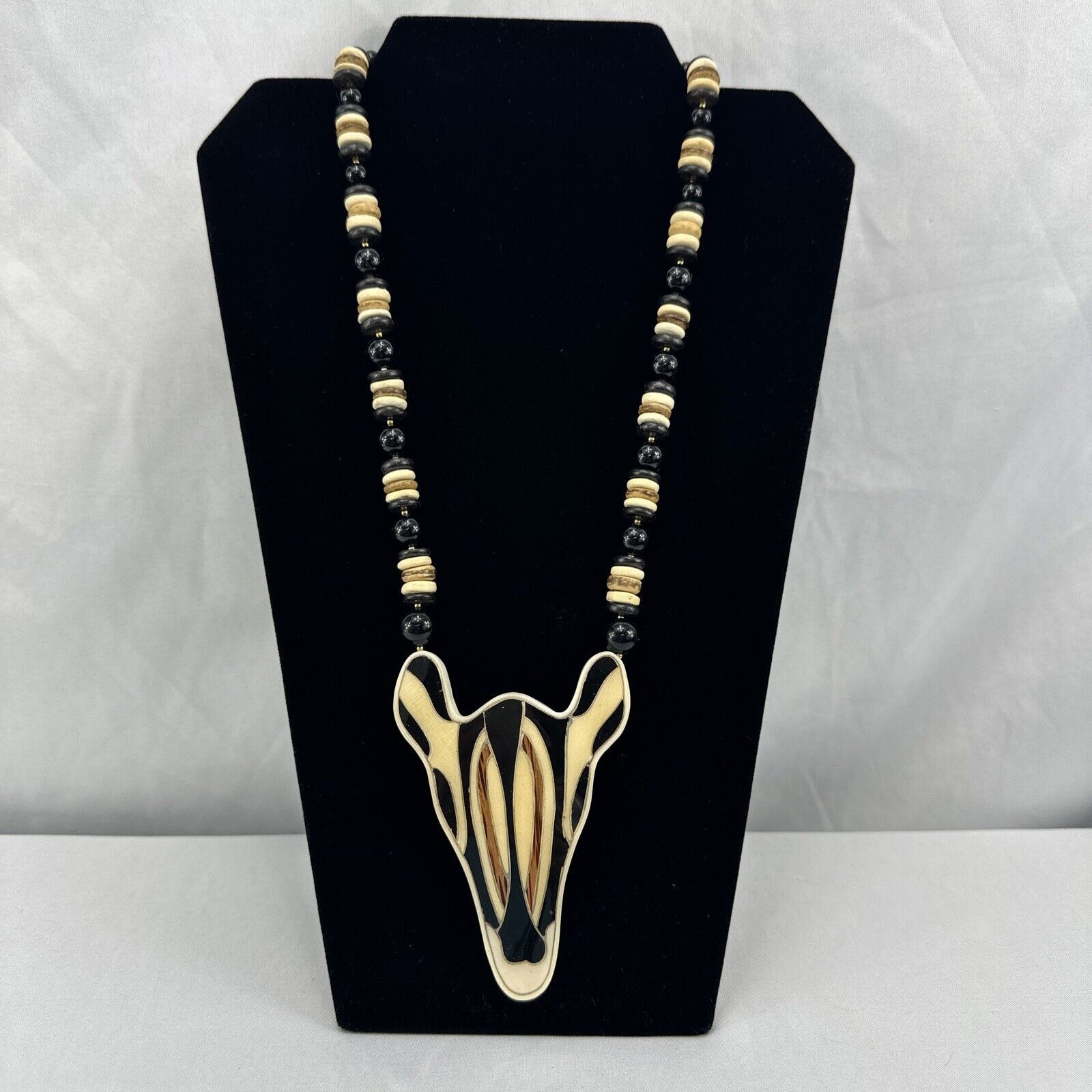 Handmade Lee Sands Giraffe Beaded Necklace Hawaiian Natural Materials Size ONE SIZE - 10 Thumbnail