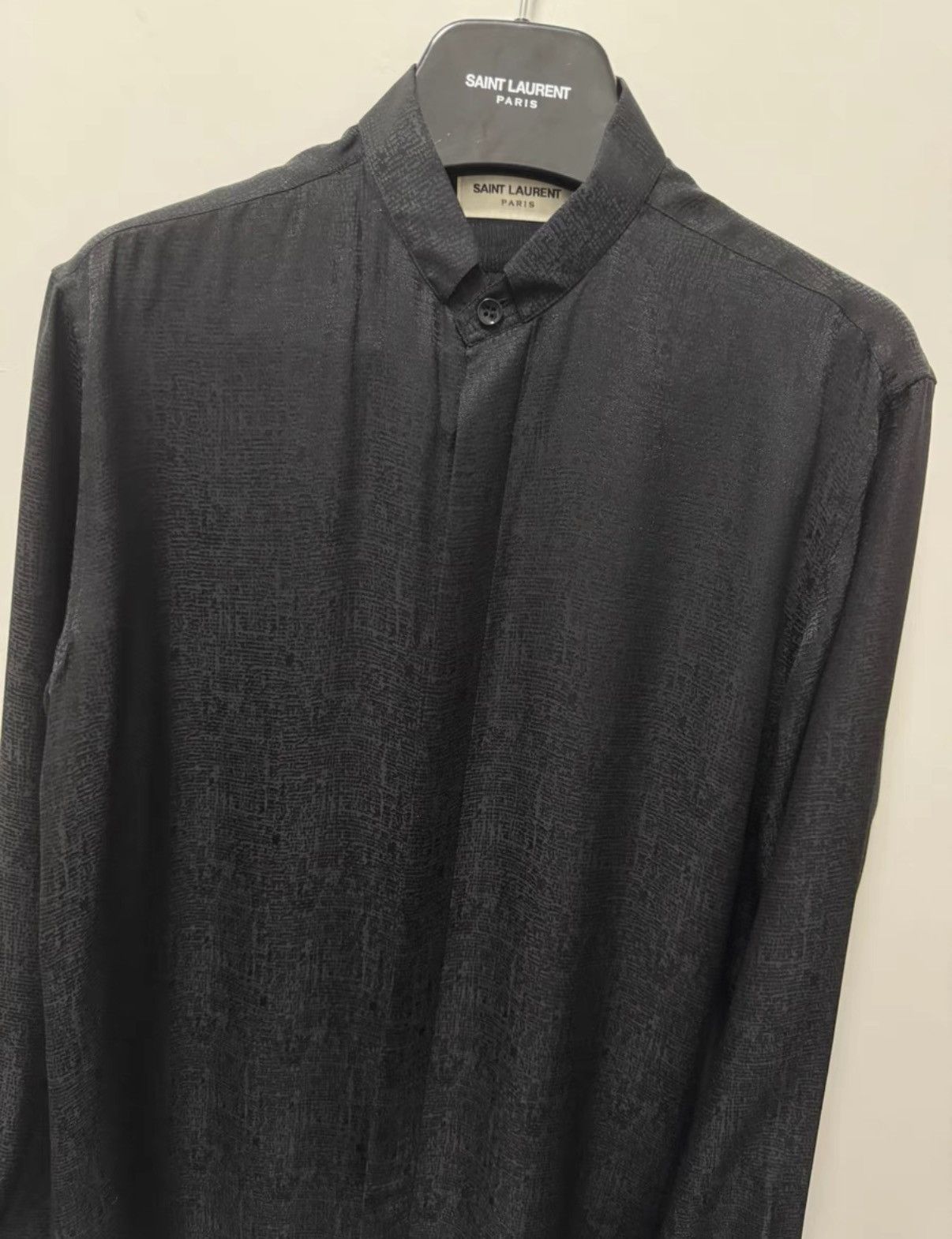 Saint Laurent Paris Saint Laurent (SLP) 17FW Silk Embossed "Black Knight" Shirt Size US S / EU 44-46 / 1 - 3 Thumbnail