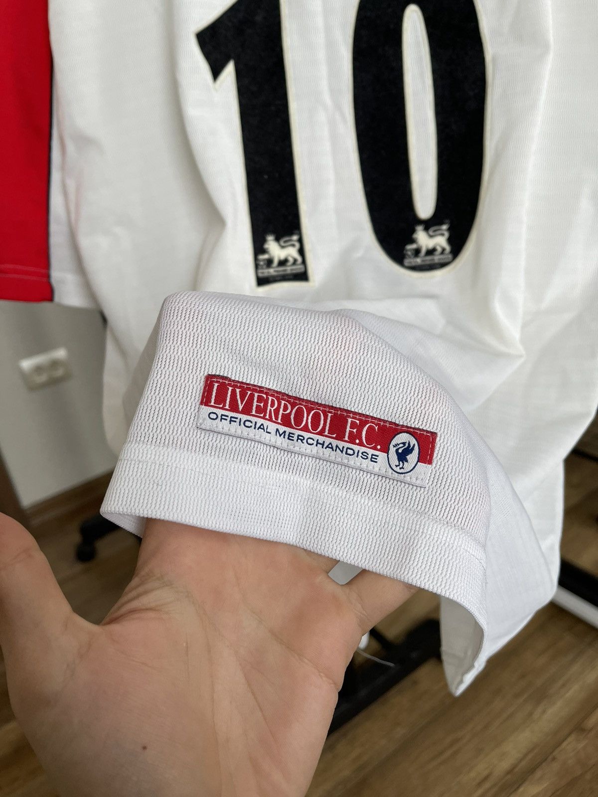 Reebok 1998/1999 Reebok Liverpool Owen Vintage Soccer Jersey Tee Size US XL / EU 56 / 4 - 11 Thumbnail