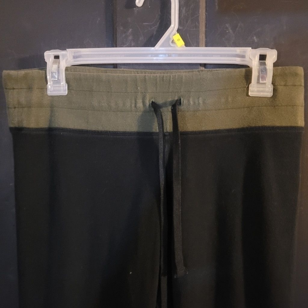 Pink PINK VS, yoga pants, black/green, nwot Size Large Size 34" / US 12 / IT 48 - 2 Thumbnail