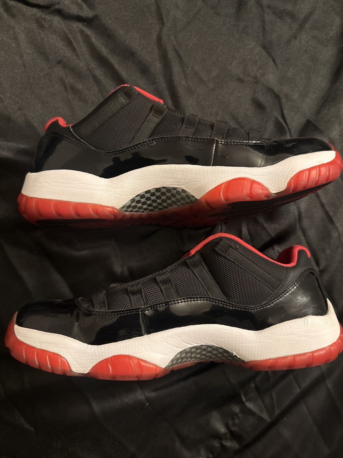 Jordan Brand Jordan 11 Bred Low Size 11.5 Size US 11.5 / EU 44-45 - 2 Thumbnail
