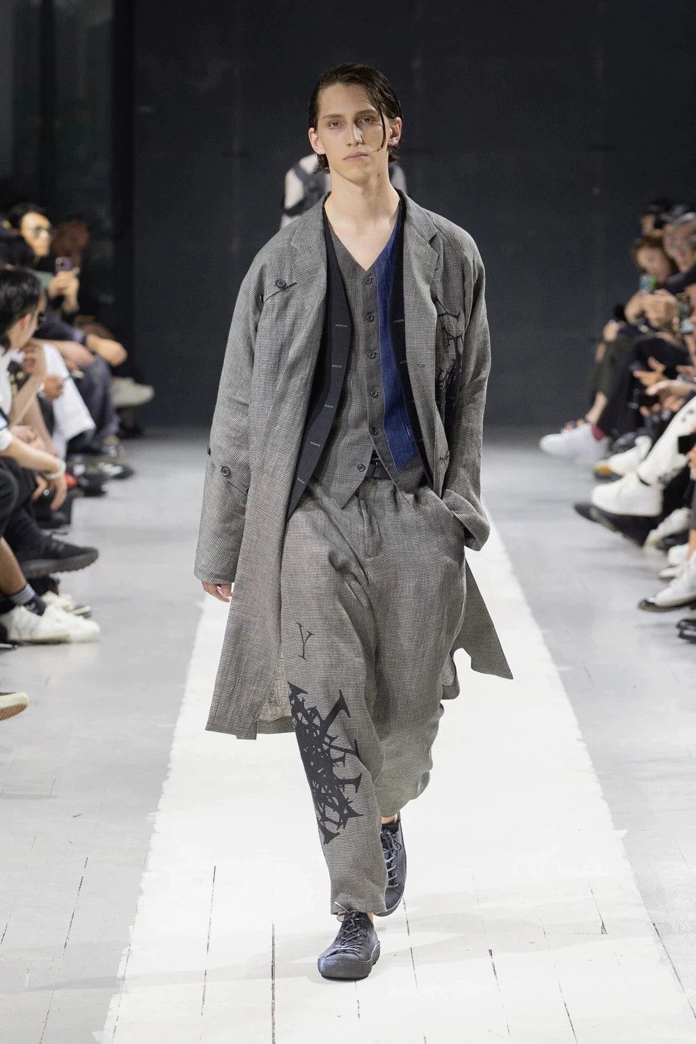 Yohji Yamamoto Yohji Yamamoto SS24 Check Overcoat J139 3 NWT Open Buttons Size US L / EU 52-54 / 3 - 3 Thumbnail