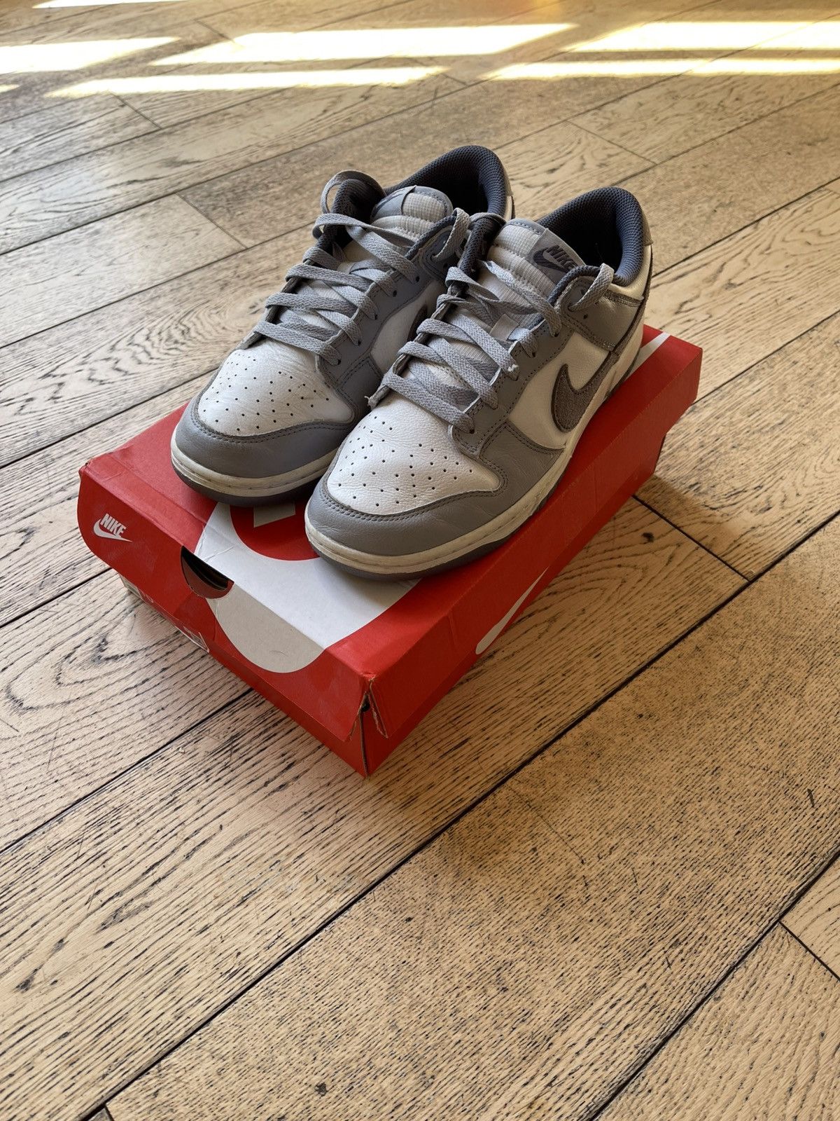 Nike Nike Dunk Low Light Carbon Special Edition Size US 10 / EU 43 - 1 Thumbnail