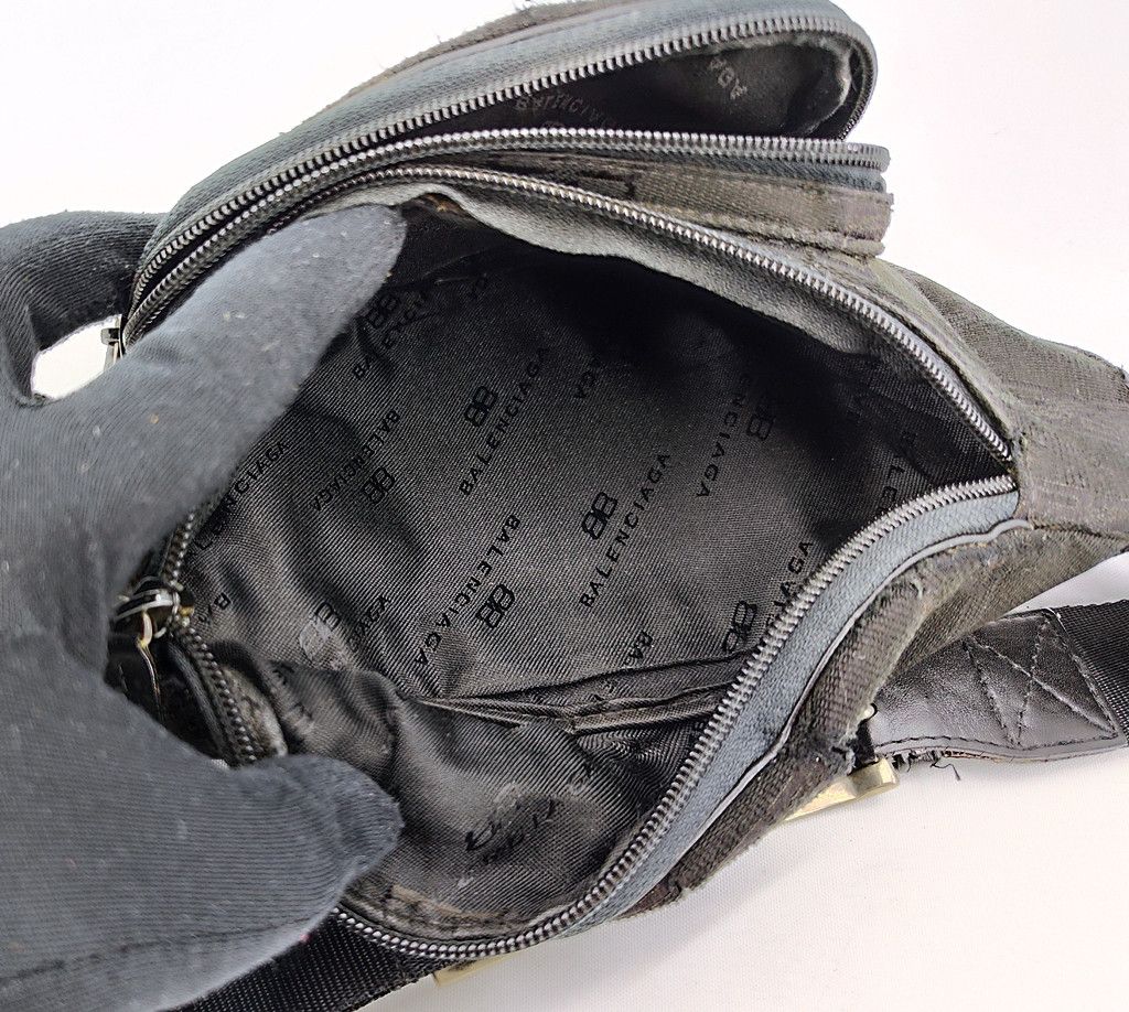 Balenciaga distressed BALENCIAGA waist chest bag monogram logo vintage Size ONE SIZE - 8 Thumbnail