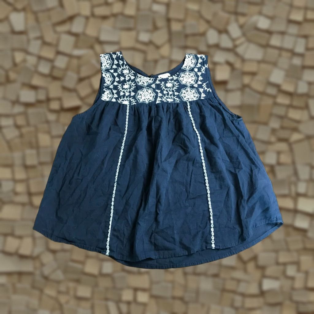 Forever 21 FOREVER 21 Tank Top Women's Large Navy Blue White Embroidered Floral Sleeveless Scoop Neck Casual Womens Size L / US 10 / IT 46 - 1 Thumbnail