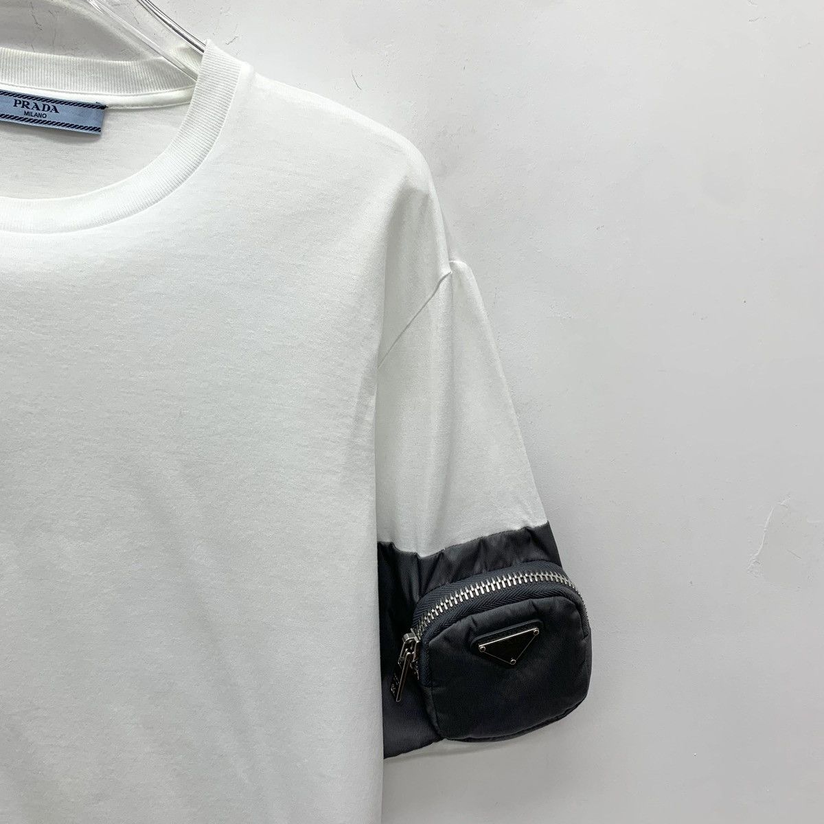 Prada Prada White Triangle Logo Pocket Short Sleeve T-shirt K26WX Size S / US 4 / IT 40 - 3 Thumbnail