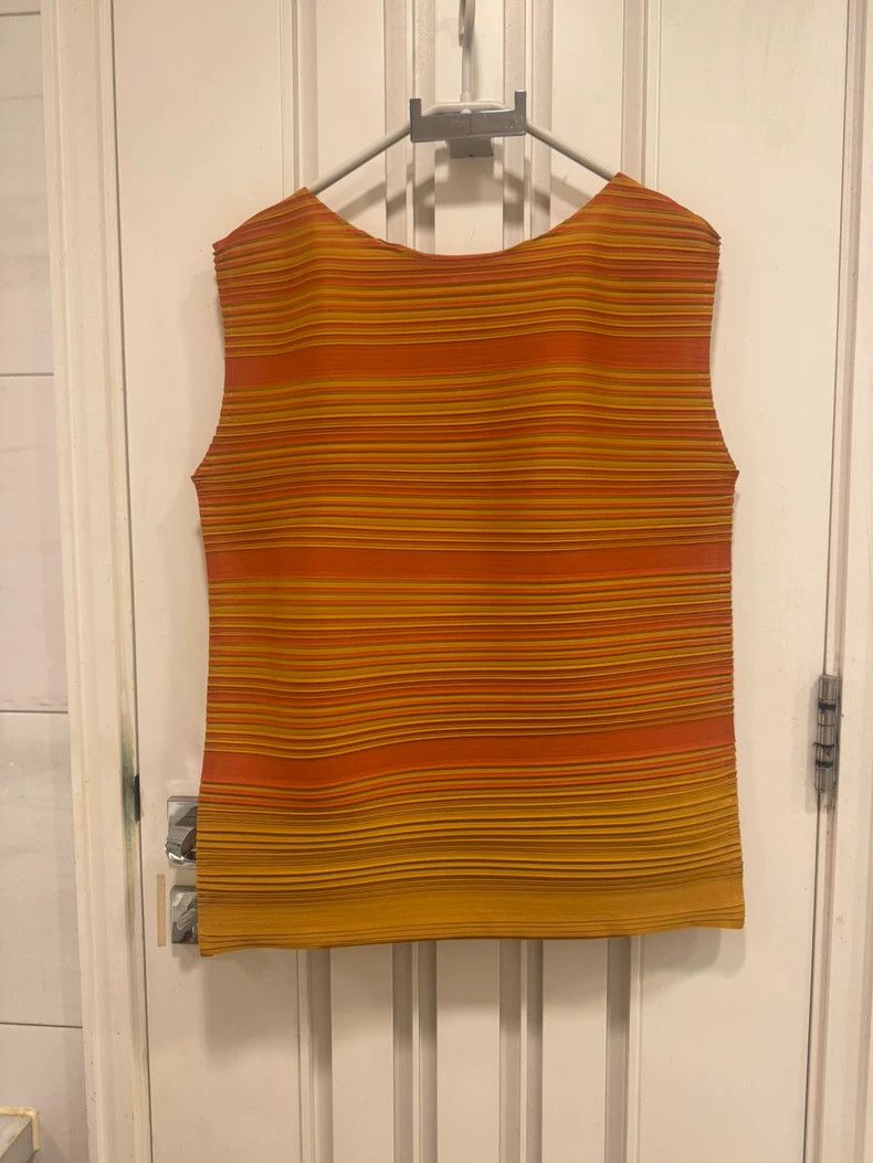 Issey Miyake Issey Miyake size:3 Orange vest Size XS / US 0-2 / IT 36-38 - 1 Thumbnail