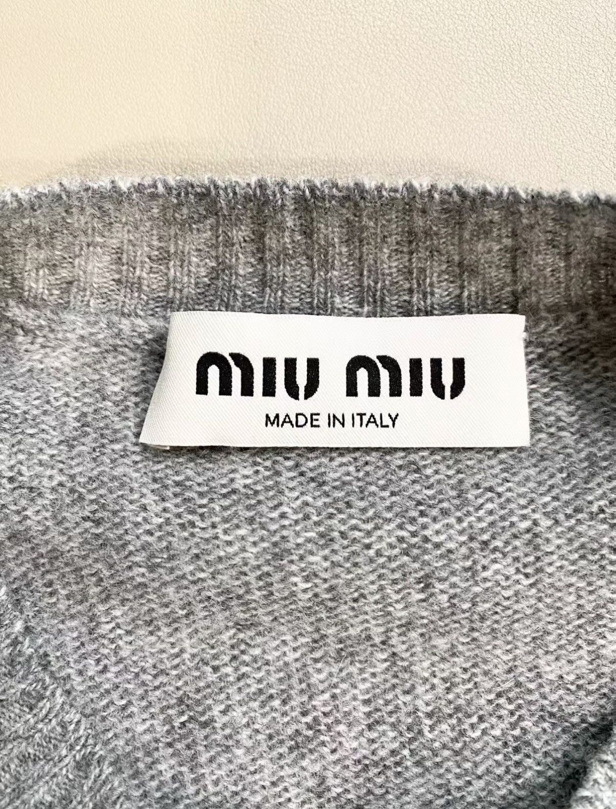 Miu Miu Miu Miu Size 40 Classic Grey Cashmere Knit Sweater J33 Size S / US 4 / IT 40 - 4 Thumbnail