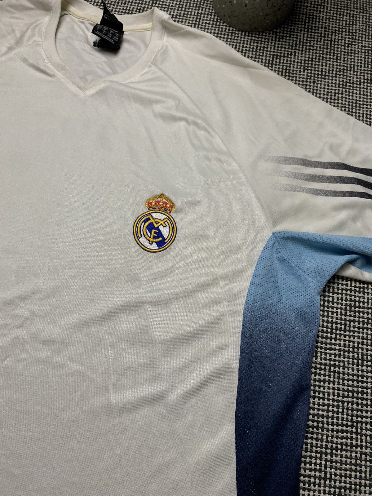 Vintage Real Madrid adidas 2003 vintage rare soccer jersey y2k Size US XL / EU 56 / 4 - 7 Thumbnail