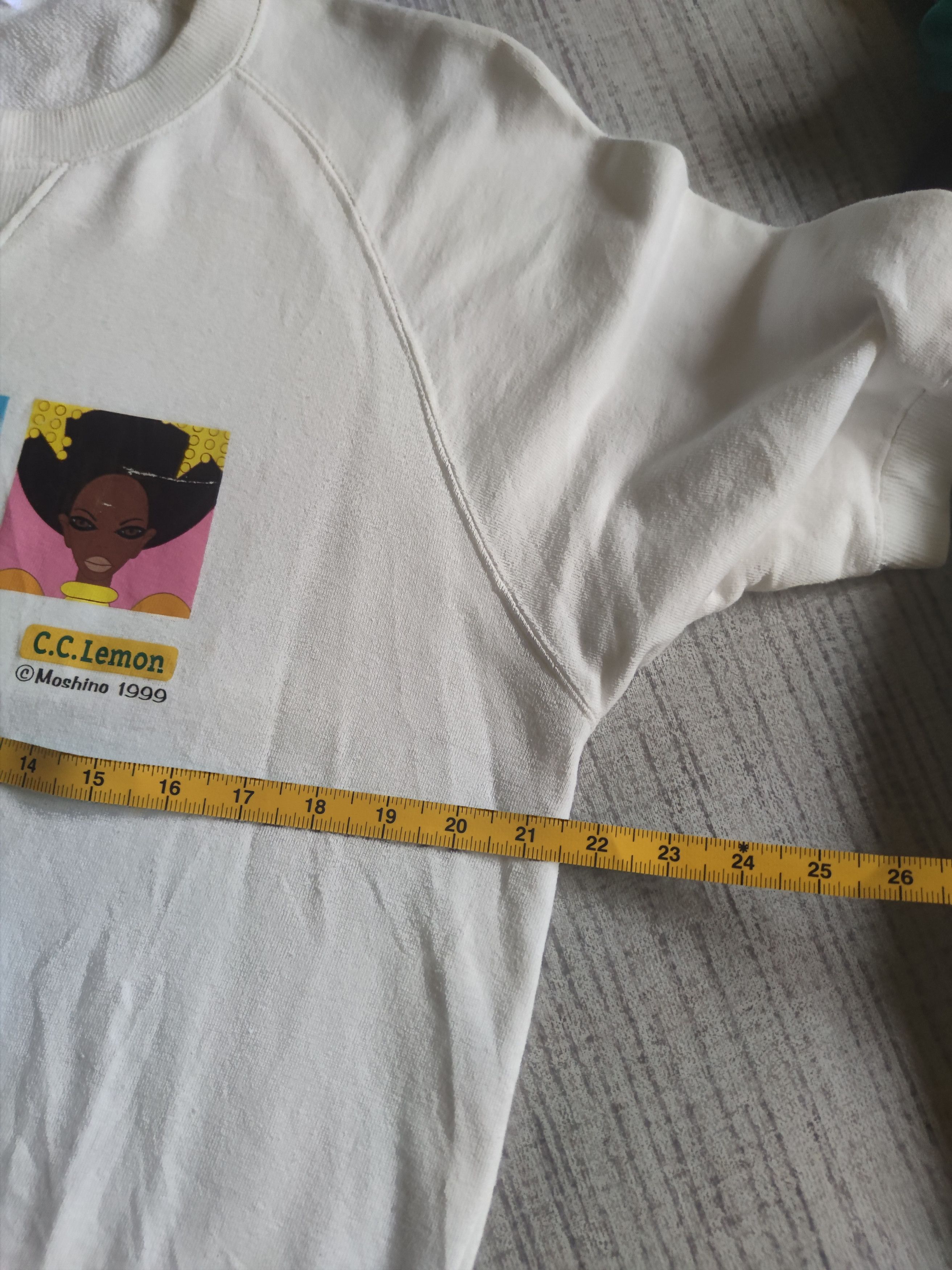 Moschino Vintage 1999 C.C. Lemon Size US L / EU 52-54 / 3 - 10 Thumbnail