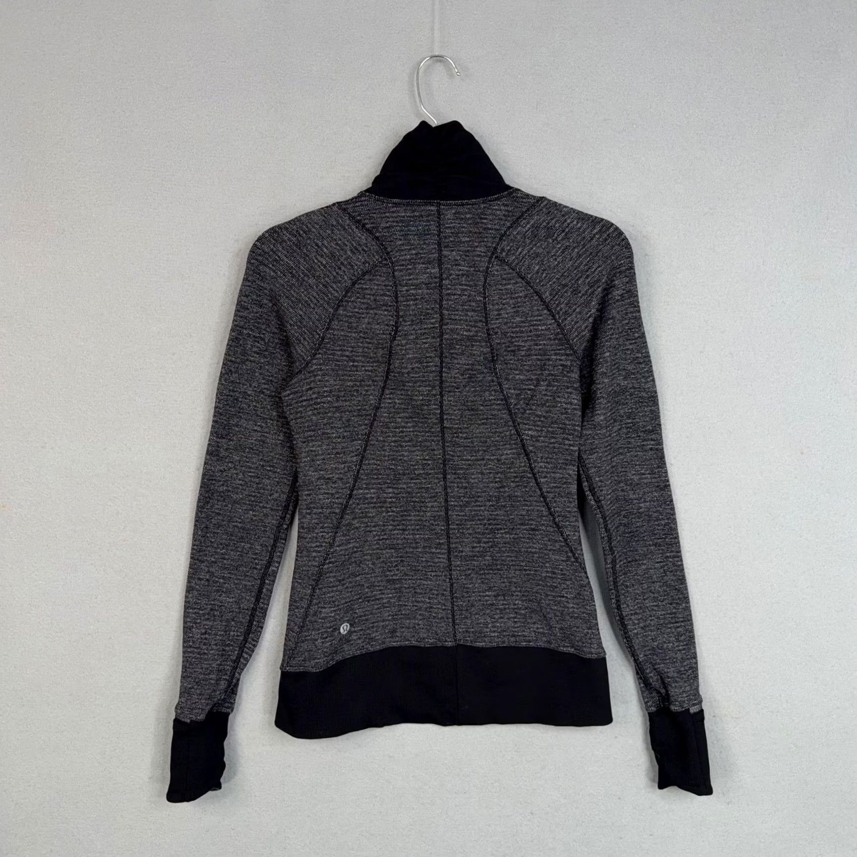Lululemon Lululemon Pullover 4 Gray Black 1/2 Zip Funnel Neck Running Thumbholes Womens Size S / US 4 / IT 40 - 6 Thumbnail