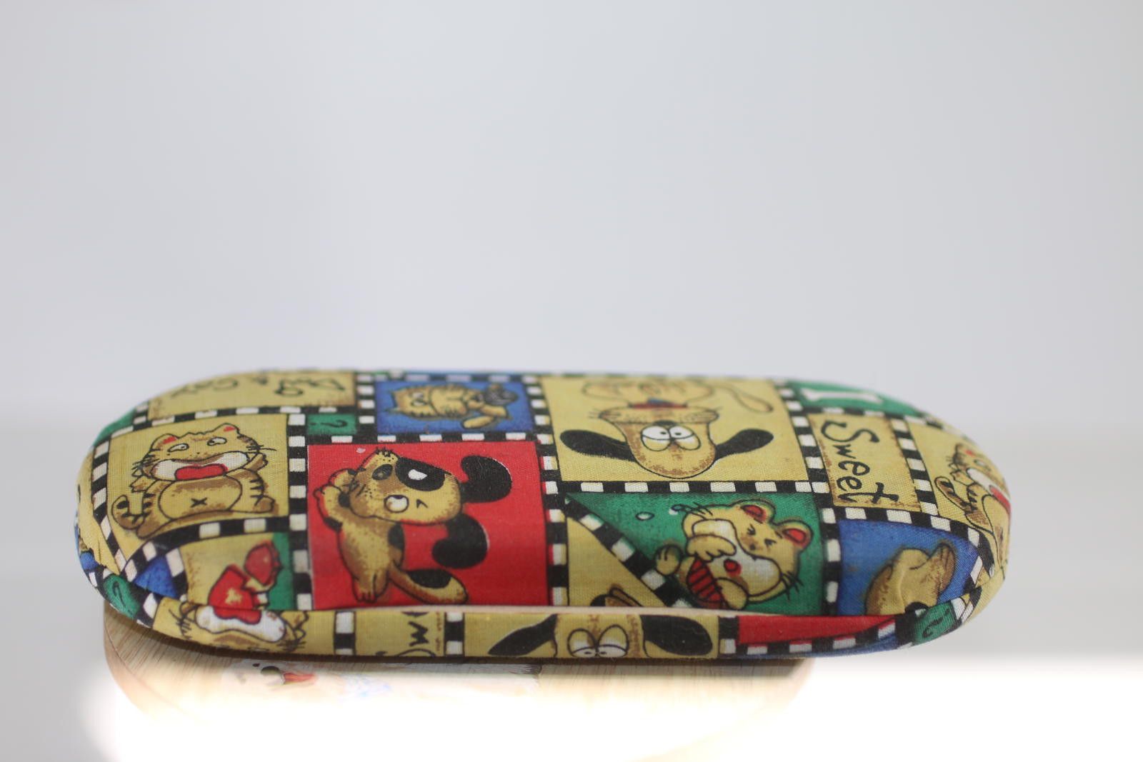 Genetic Manipulation Shinichiro Kuriya Dog&Cat Cartoon Eyeglasses Case HardShell Fabric OpticalCase Size ONE SIZE - 1 Thumbnail