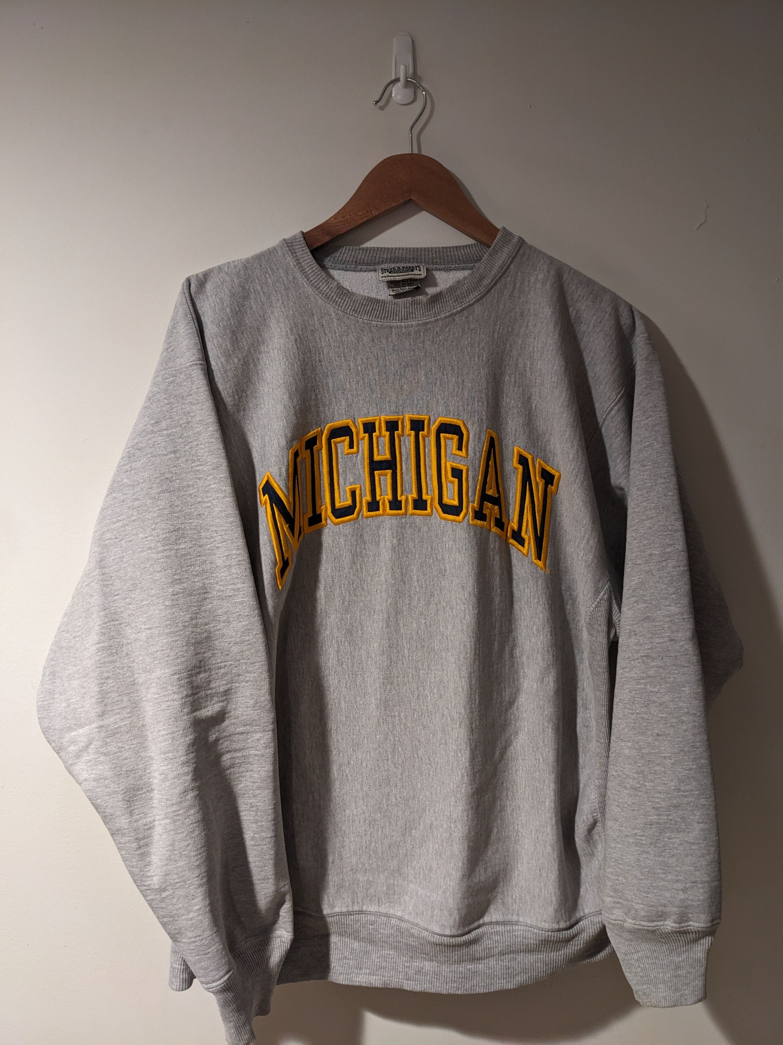 Vintage Vintage Y2K Michigan University Steve & Berry’s Sweatshirt Size US L / EU 52-54 / 3 - 1 Thumbnail