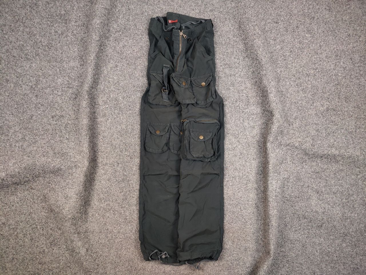 Japanese Brand Vintage 90's Japanese Design Faded Multi pocket Cargo Pants Size US 30 / EU 46 - 1 Thumbnail
